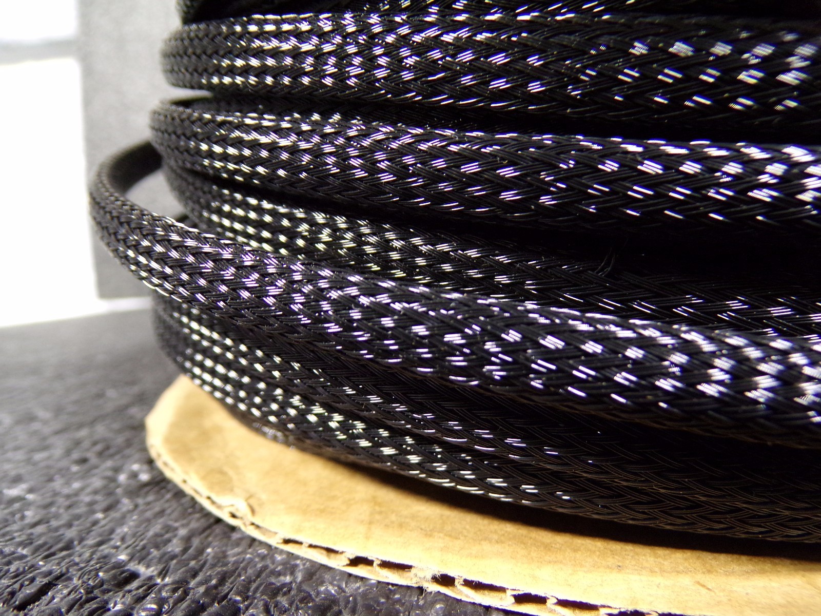 SPC12214 – Sleeving, Fray Resistant, Expandable, 30.5 m, 100 ft, 12.7 mm, (K)