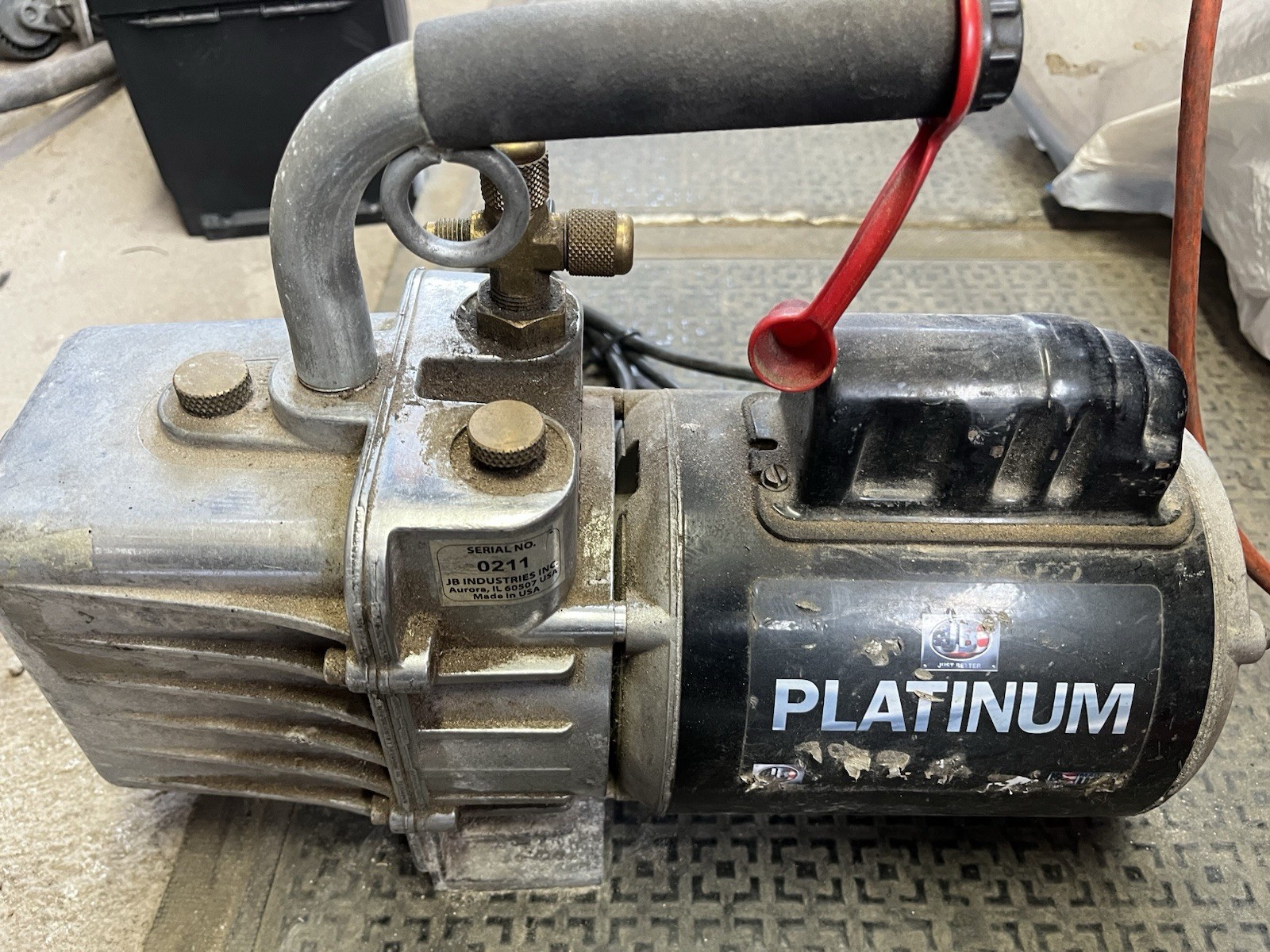 JB Industries Platinum DV-200N 7CFM Evacuation/Vacuum Pump – good used
