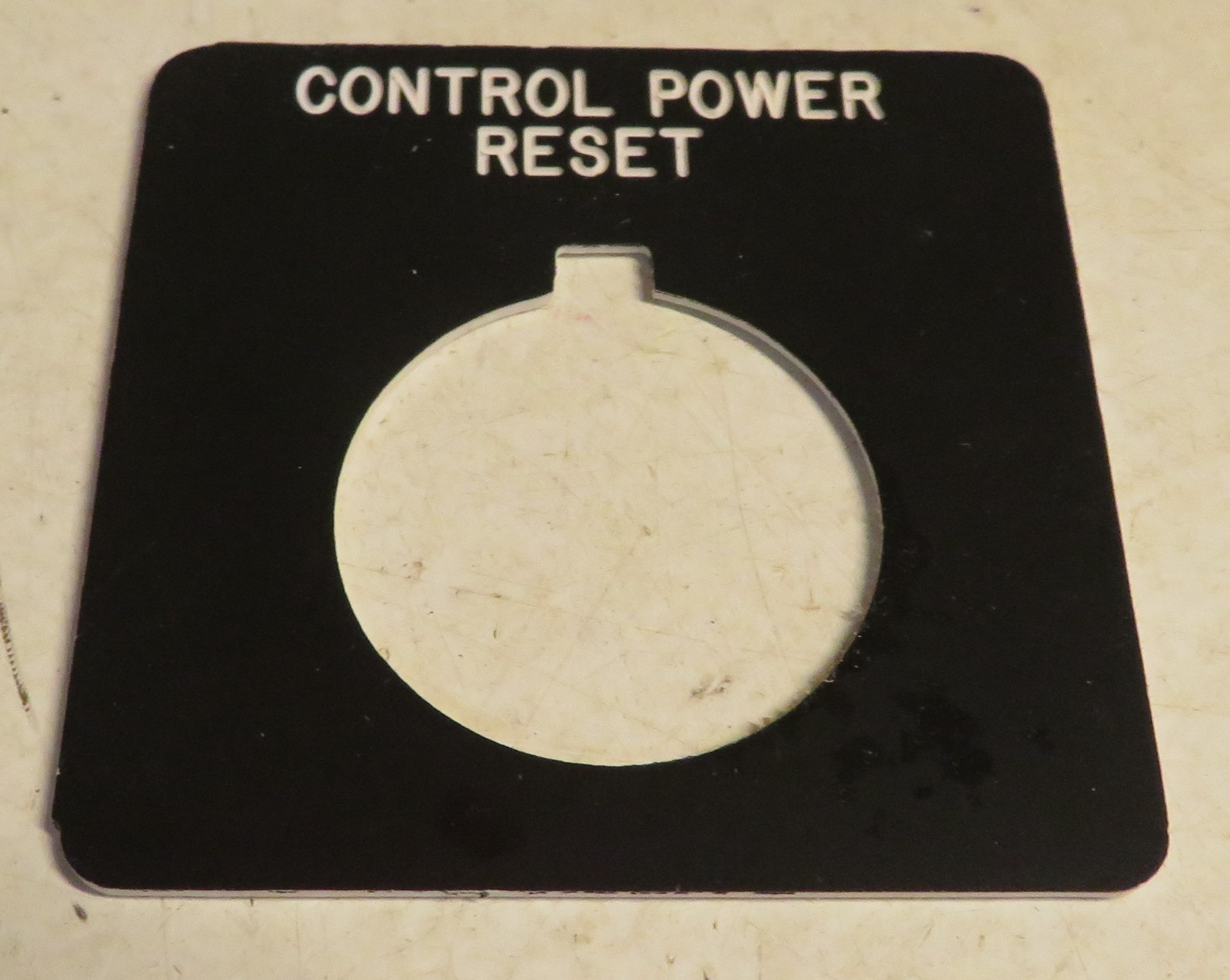 CONTROL POWER RESET WARNING LEGEND PLATE 2-1/4″ PLASTIC LAMACOID WARNING Unbrand