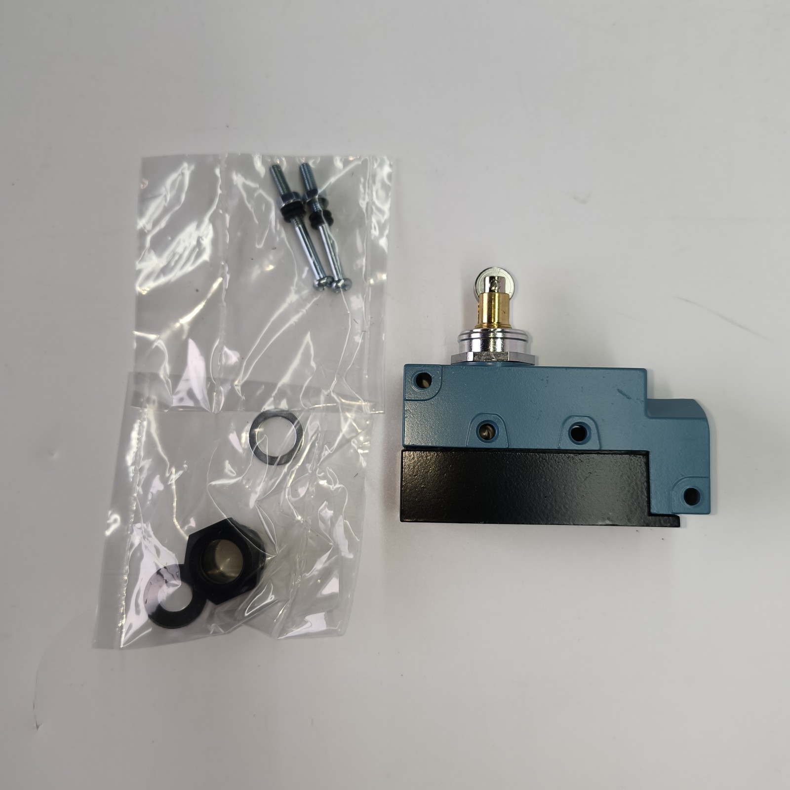 1PC BZE6-2RN BZE6-2RQ8 BZE6-2RN2/BZE62RN2 Honeywell New Limit Switch In Texas