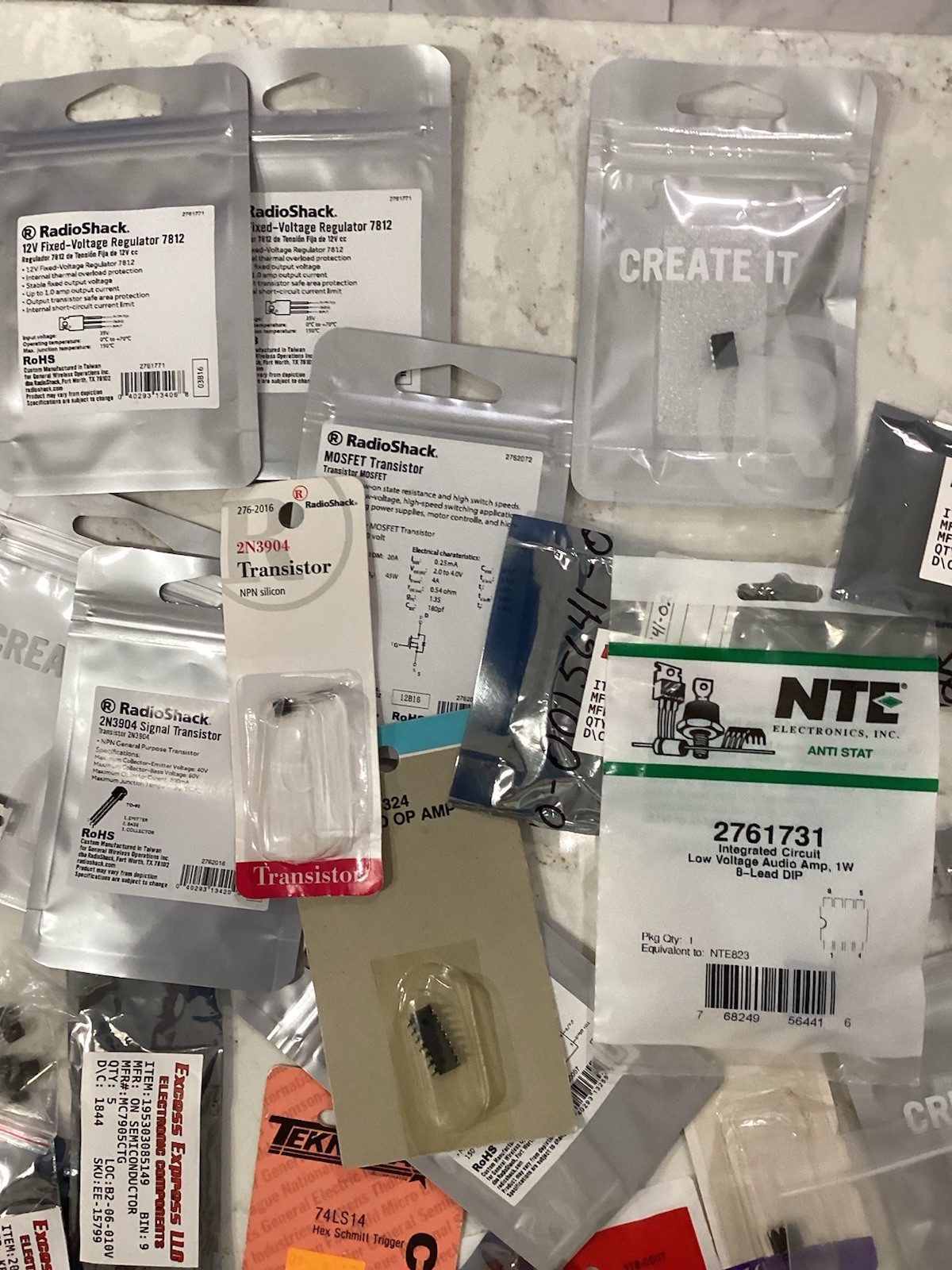 IC And Transistors IC Sockets Voltage Regulators Lot Radio Shack NOS