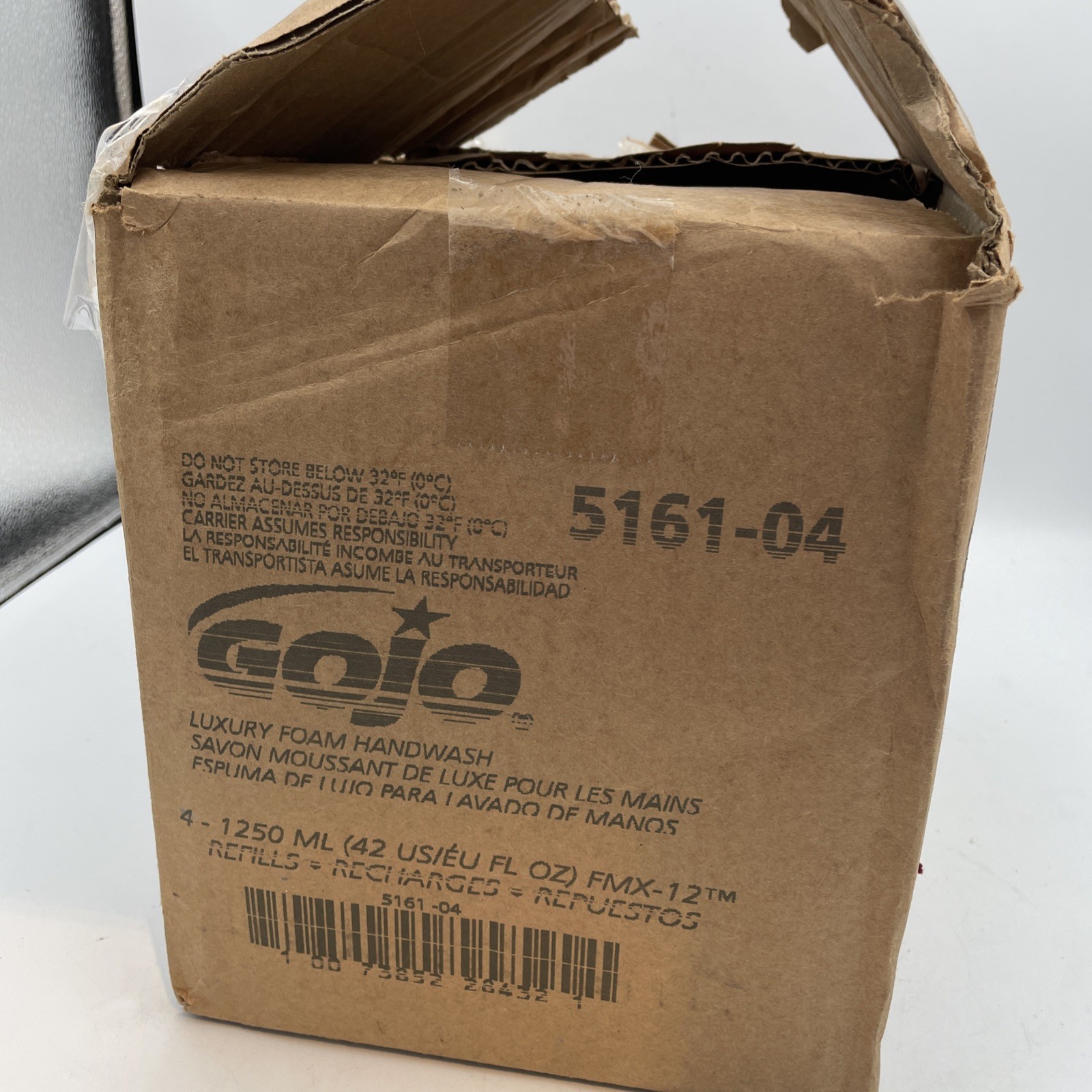 GOJO 516104CT 1250 mL Luxury Foam Handwash – Refreshing (4/CT) EXP 12/2028