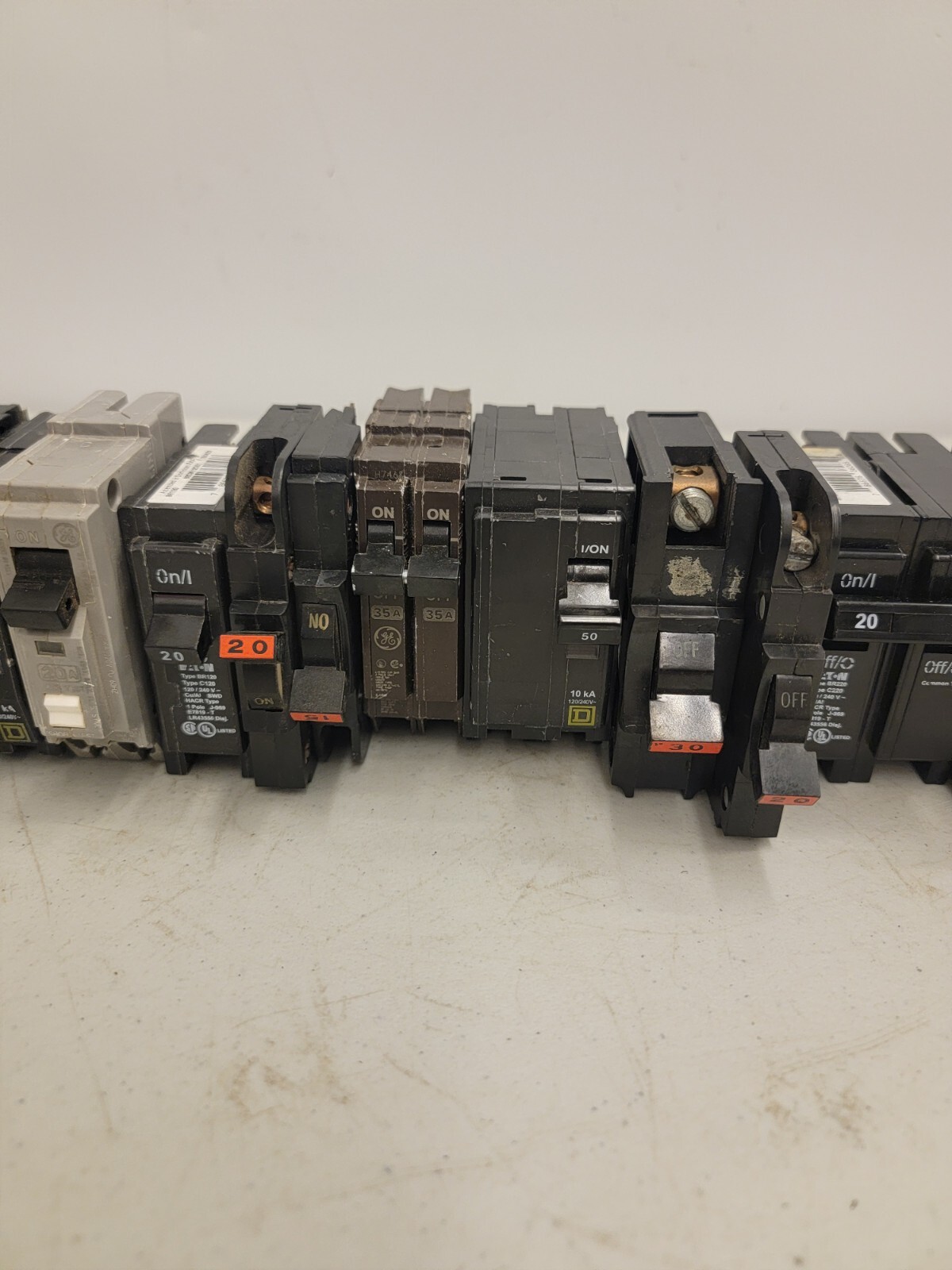 LOT OF 23 – Circuit Breakers Various. Square D, Eaton. Different Voltages