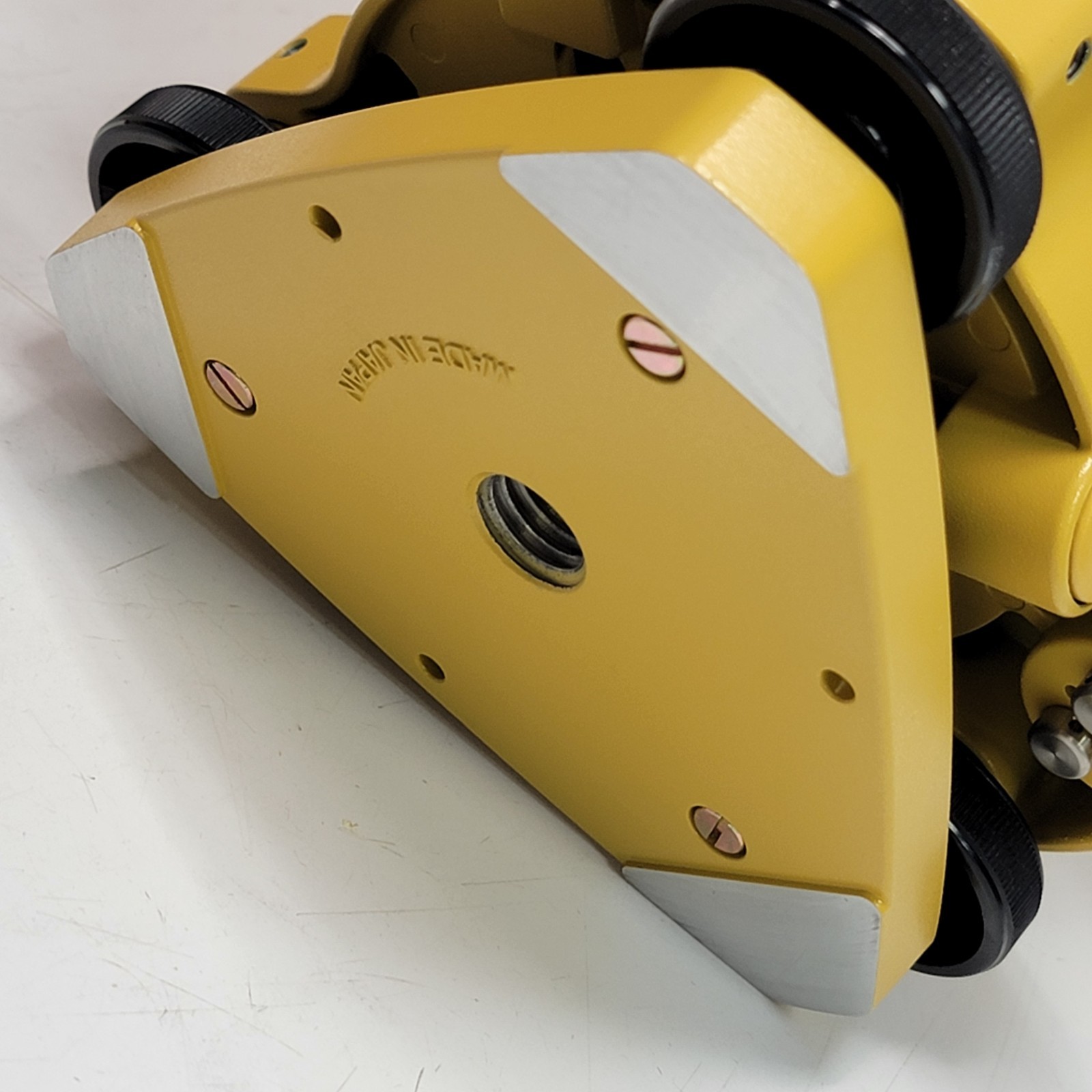 BARELY USED – EXCELLENT – Topcon GTS-239W Total Station w/Case Battery & Charger