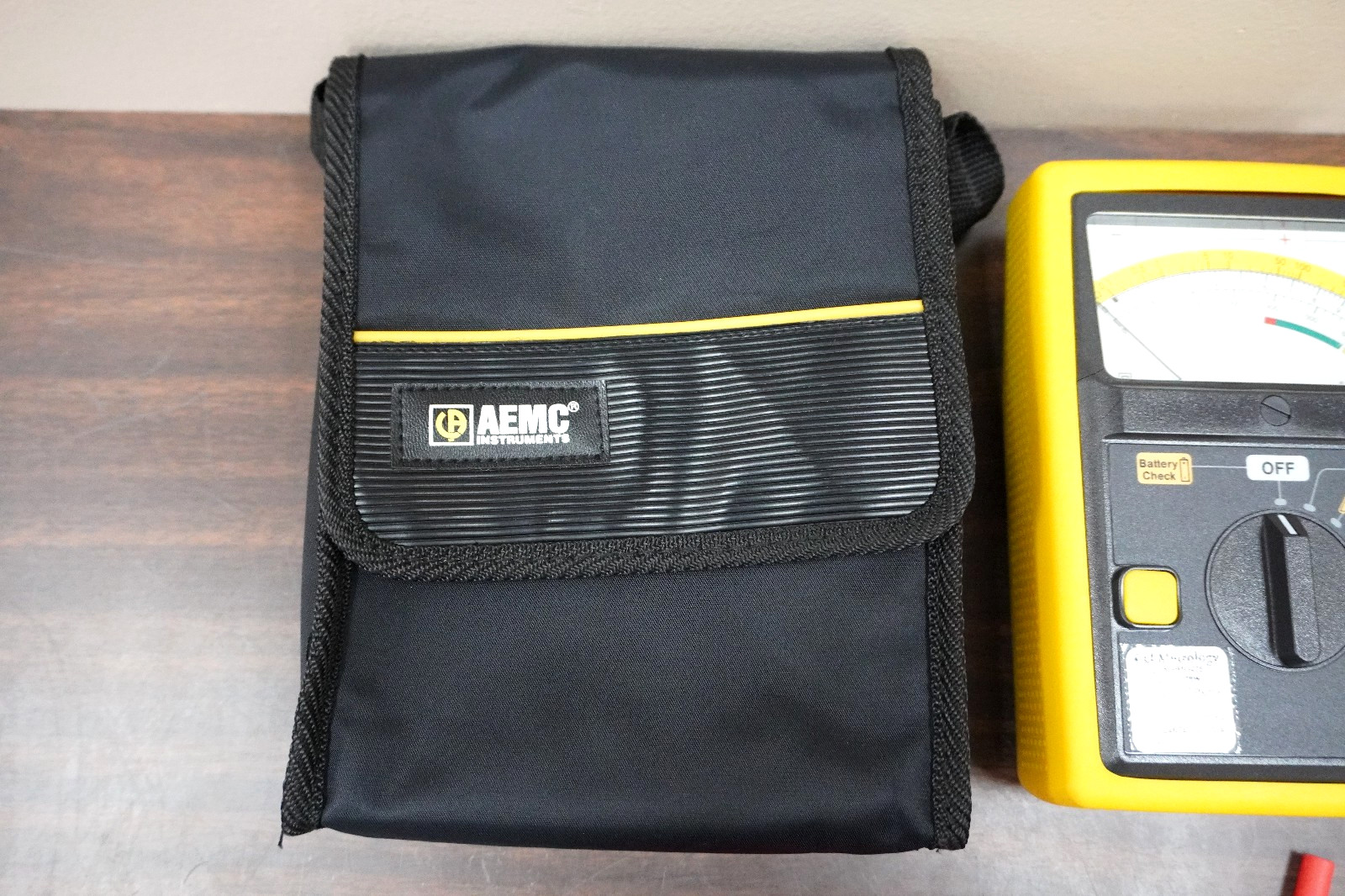 AEMC 1015 Analog Megohmmeter 1000 Ohms Resistance 500V 1000V Test Voltage