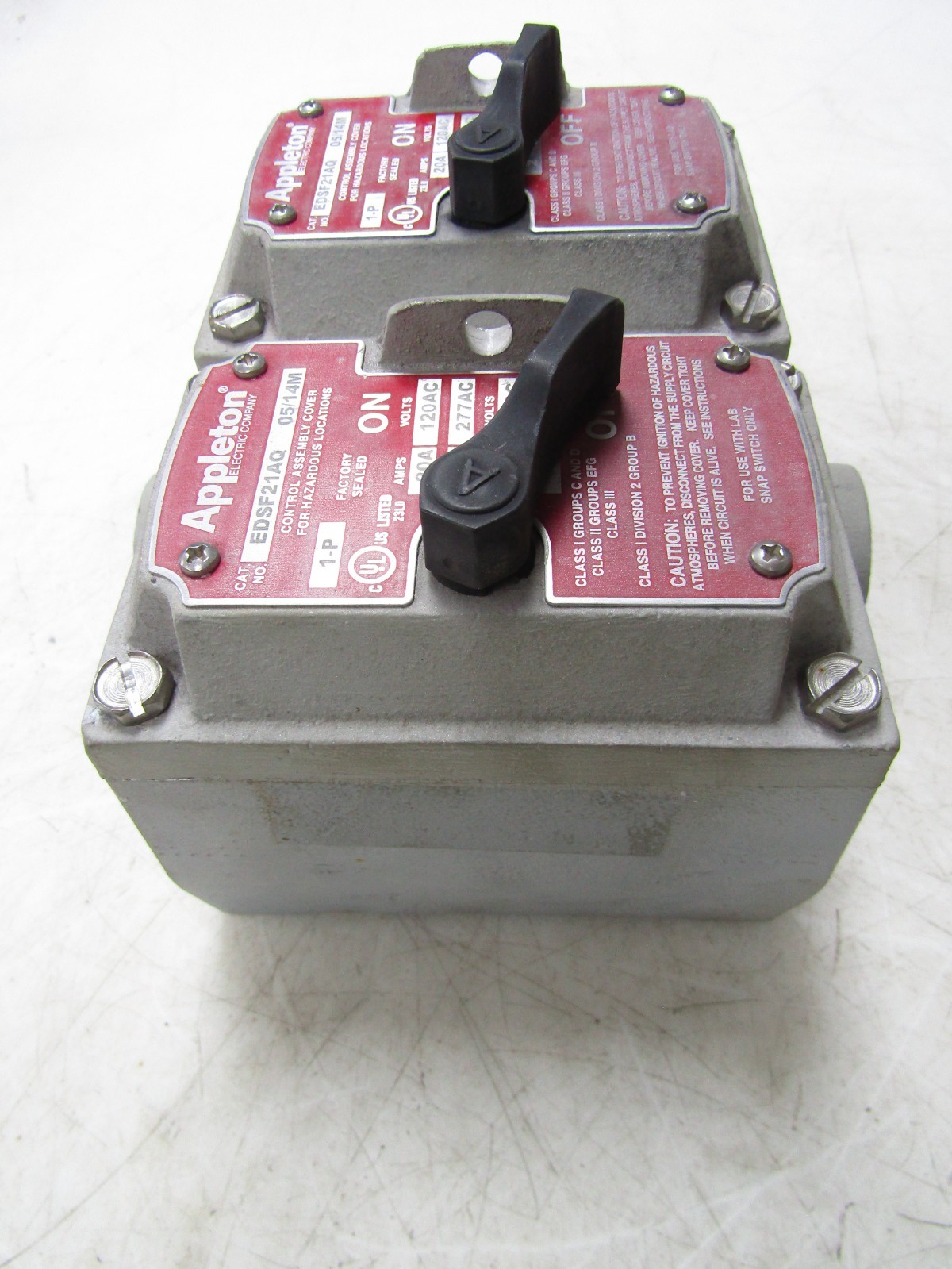 🙌APPLETON 20 AMP DUO EXPLOSION PROOF SNAP SWITCH 120/277 VAC EDSF21AQ EDSC372SA
