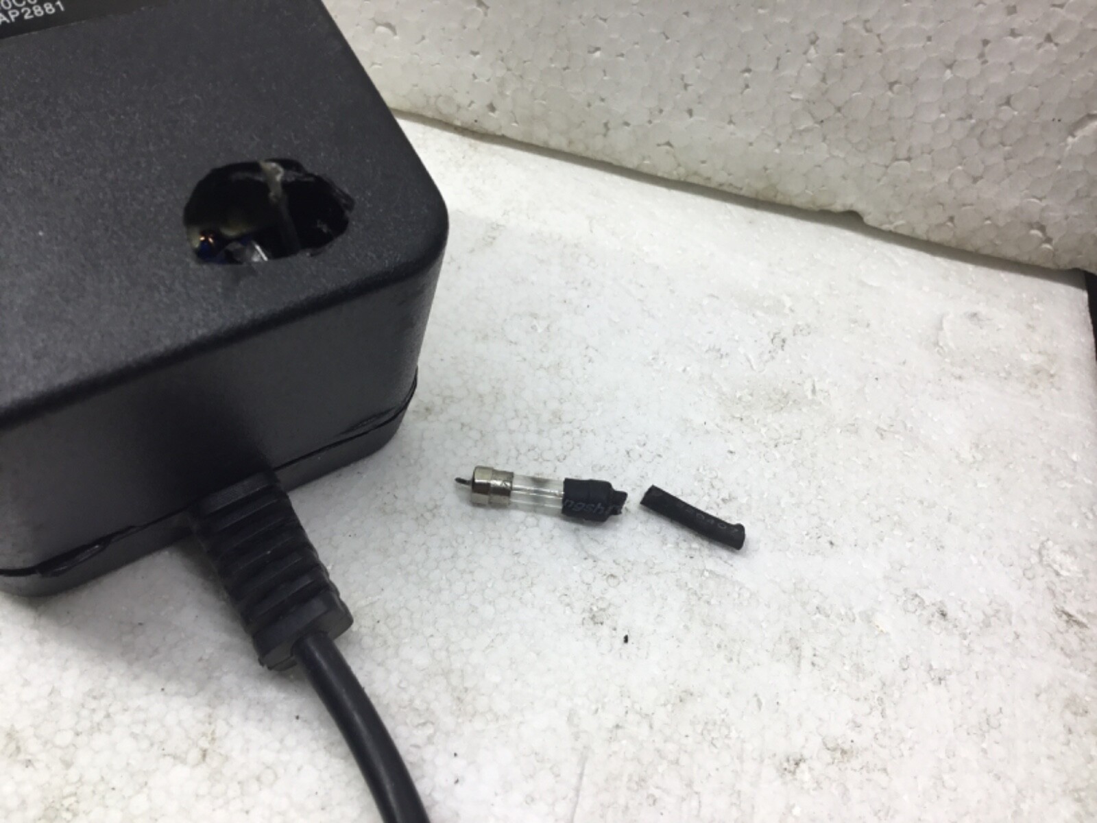 APX transformer 24 volt AC 1200ma 60hz 120 v 400ma UL grounded wall 3 prong plug