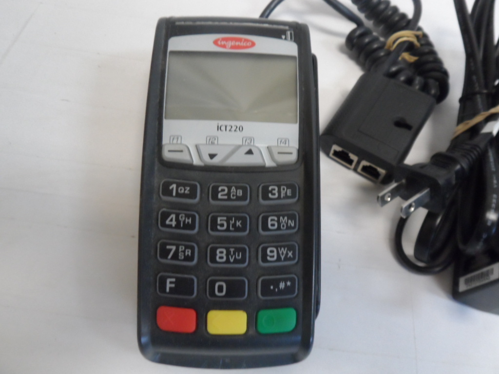Ingenico ICT220 Credit Card Terminal with Chip Reader **AS IS (8113-1 C1F)