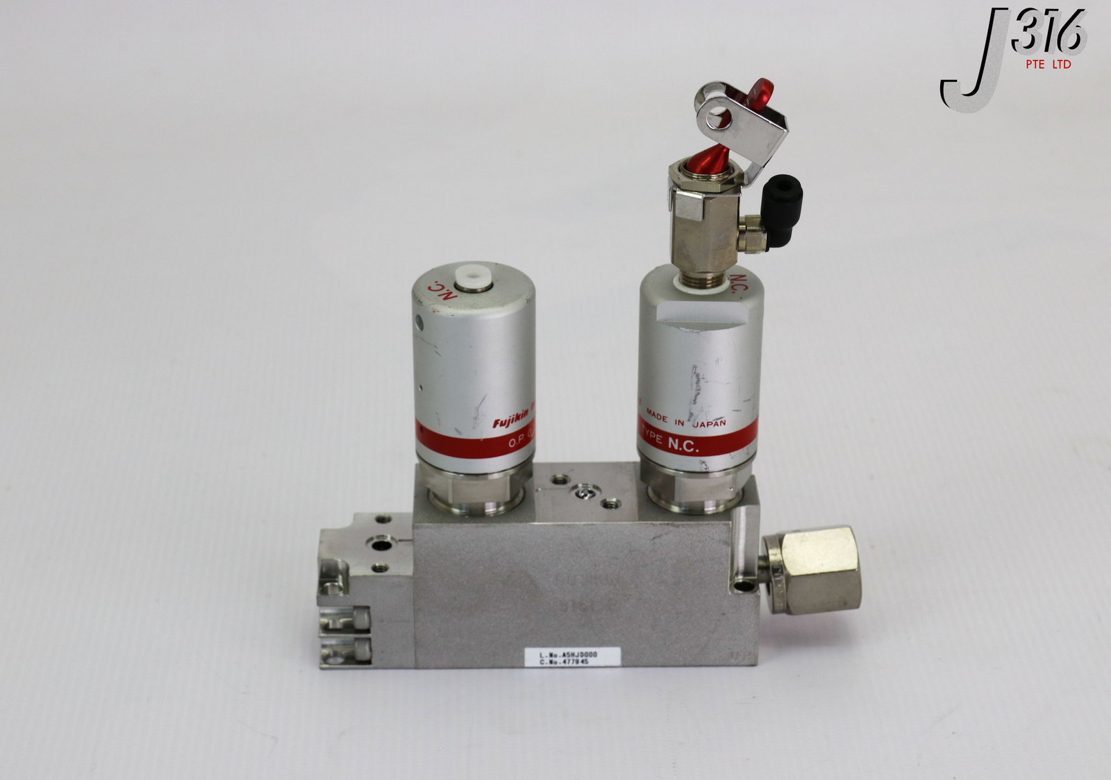 16960 FUJIKIN DIAPHRAGM BLOCK VALVES, TYPE N.C., O.P. 0.5~0.6MPA 477945