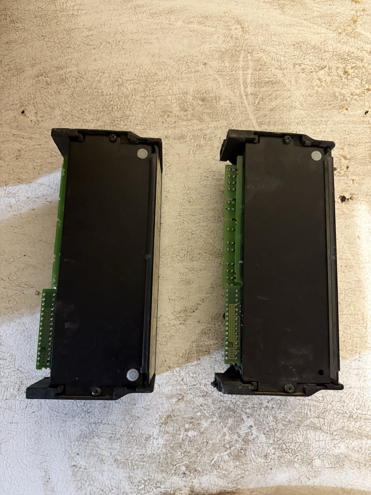 Genius C660EBD101K 115 VAC 8PT 50/60 Hz In/Out IC660EBD101 IC660TSD100