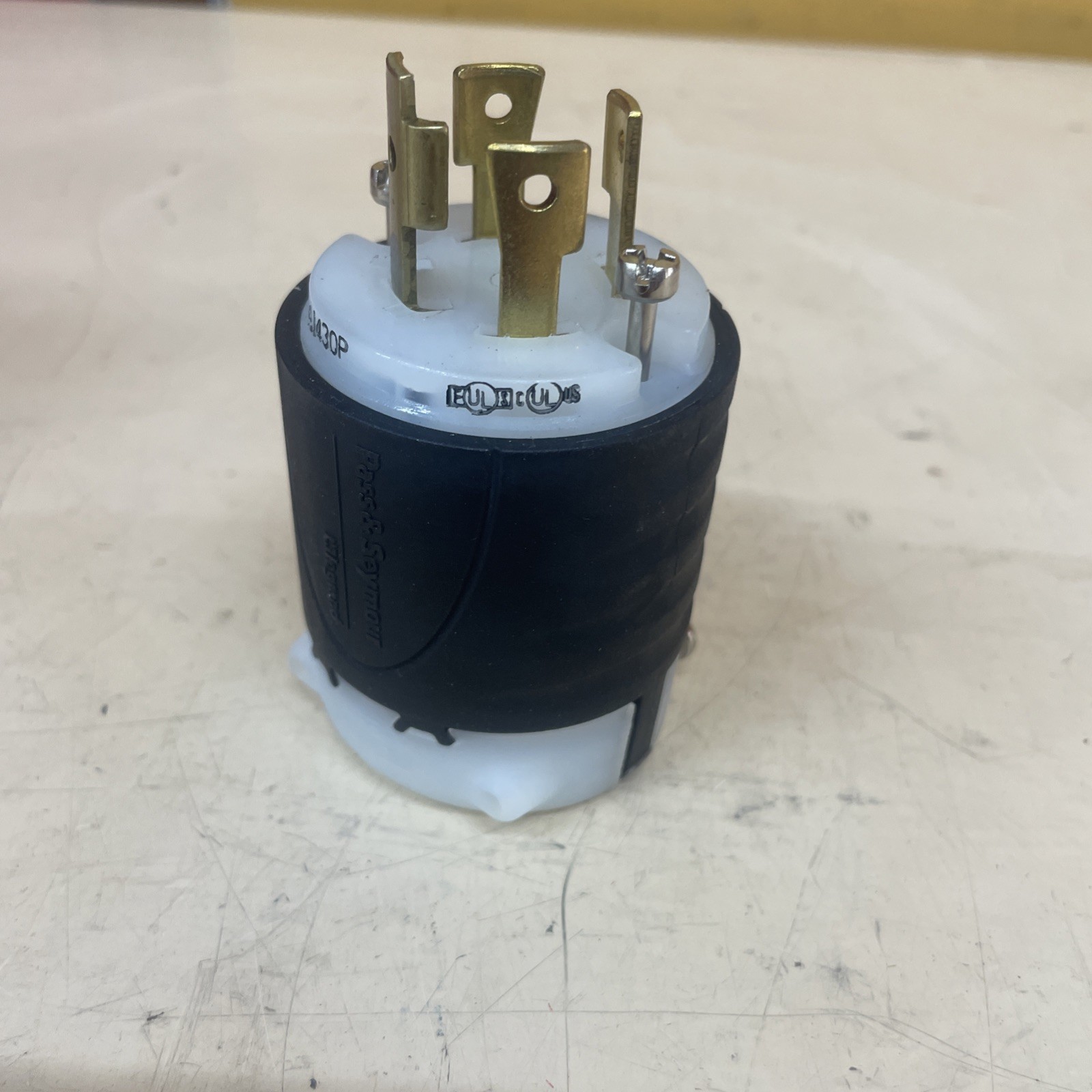 Pass and Seymour Legrand L1430-P Turnlok Plug 30A 125/250V 3P 4W Grdg