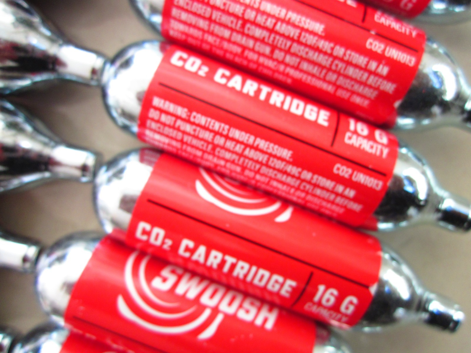 DIVERSITECH. P/N: GGC-12. SWOOSH 24 PACK OF 16G DRAIN GUN CO2 CARTRIDGES. 800PSI