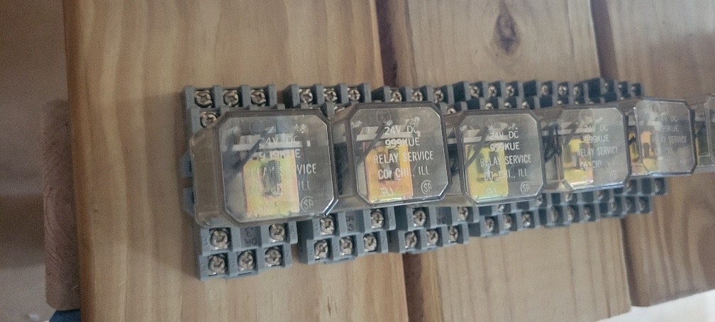 (5) Relay Service Co. 999KUE Relay, 3PDT, 24VDC Coil with base