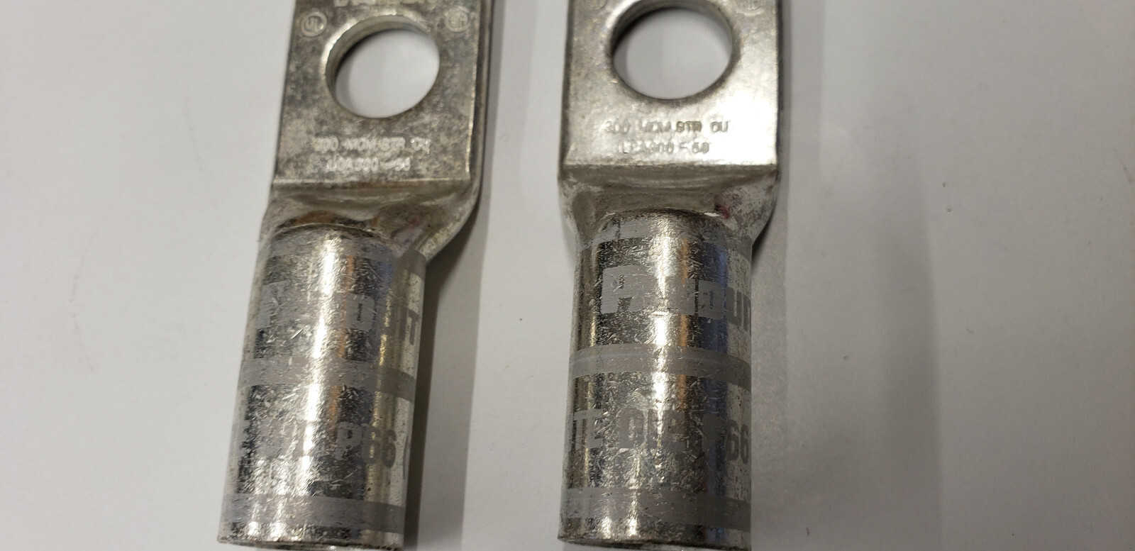 2-PC Panduit LCA300-58-X Copper Compression Lug 1 Hole Std Barrel 5/8″ Stud NEW