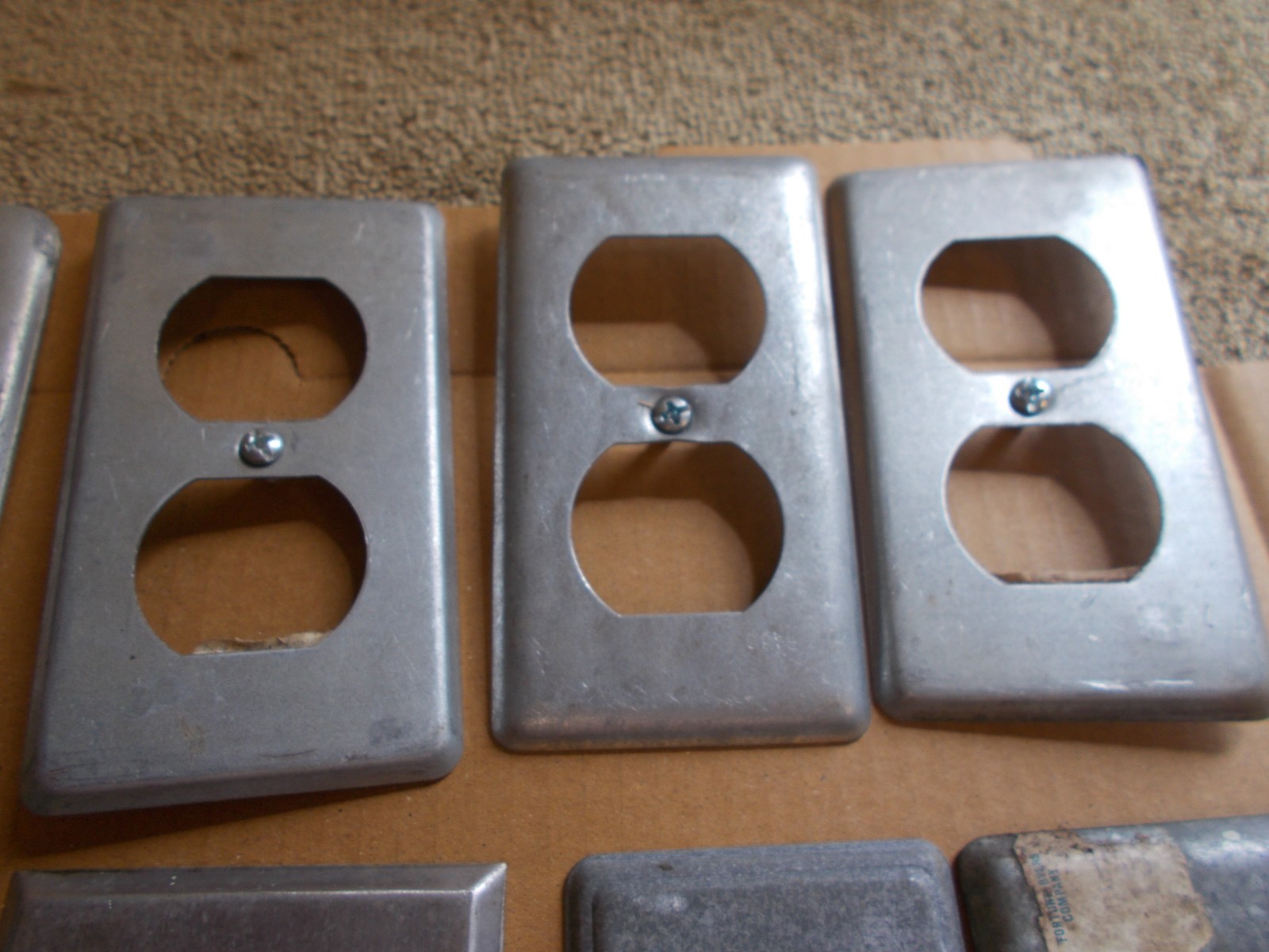 VTG INDUSTRIAL OUTLET COVER RACO NO NAME METAL MIZED LOT SIZES LOT – 14 NEW USED