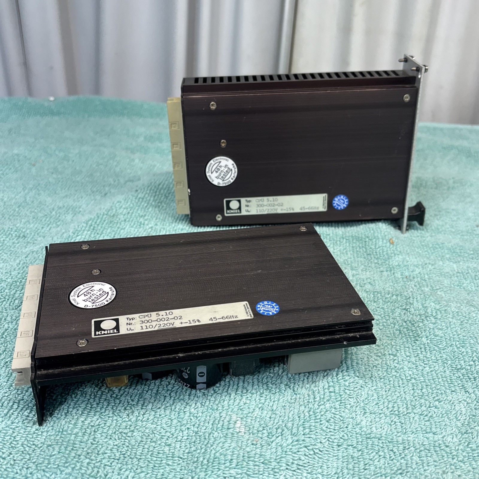 LOT OF (2) KNIEL CPU 5.10 POWER SUPPLY 300-002-02
