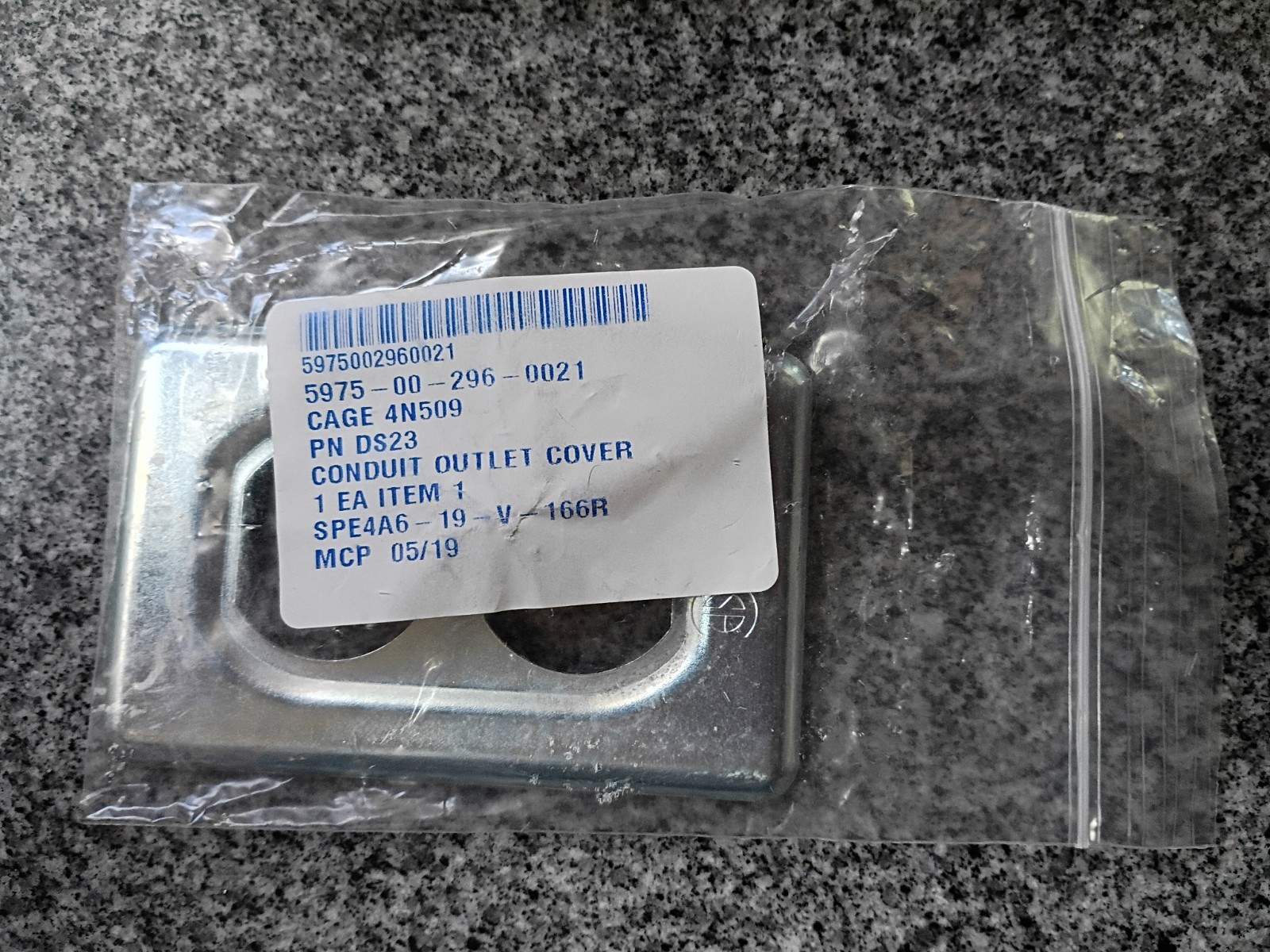 NEW DS23 CROUSE HINDS 1-Gang SHEET METAL STEEL SURFACE COVER DUPLEX RECEPTACLE