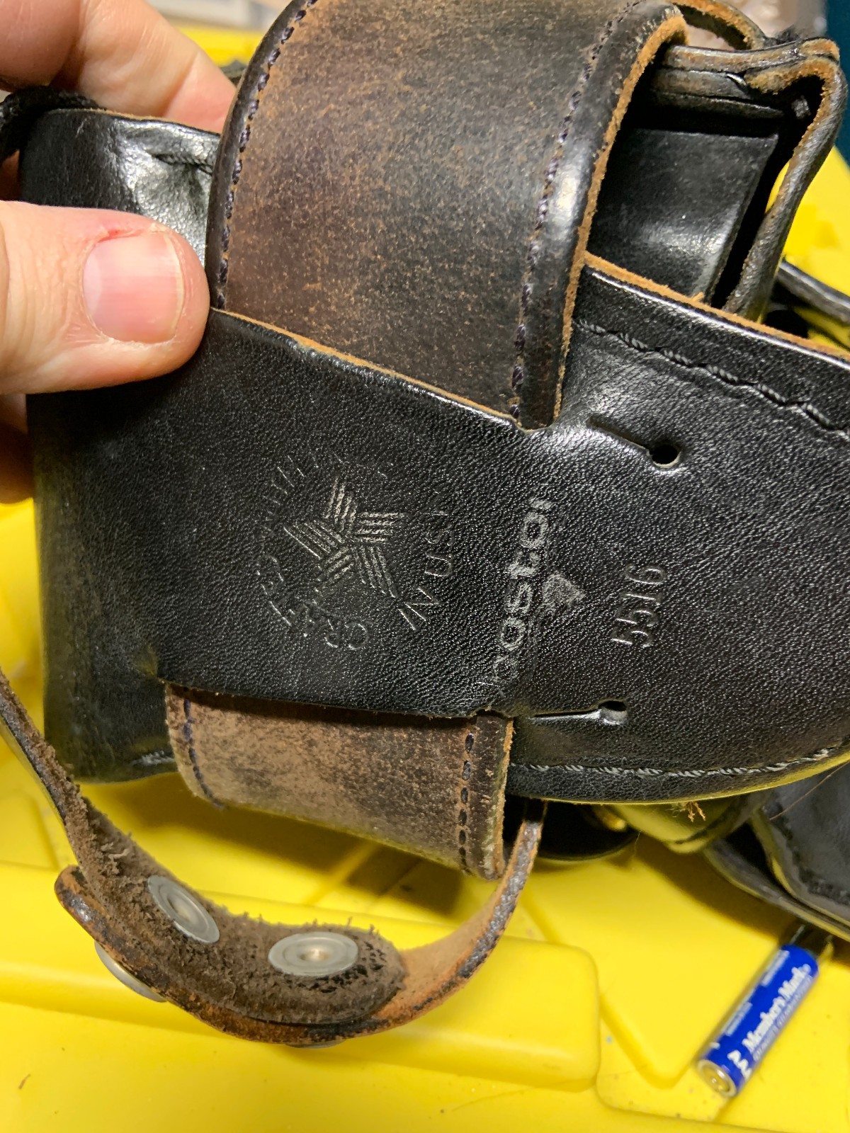 Police Duty Belt – Size 30 w/ Holsters & Cuffs- Bianchi- Safari-Boston #2 No Key