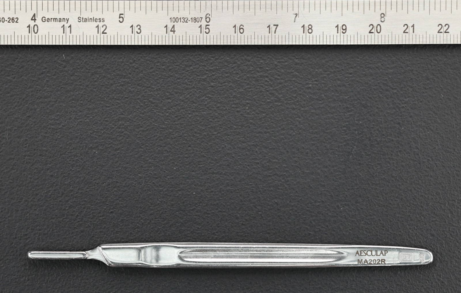 AESCULAP MA202R Bard-Parker Knife Handle, #9, 115 mm