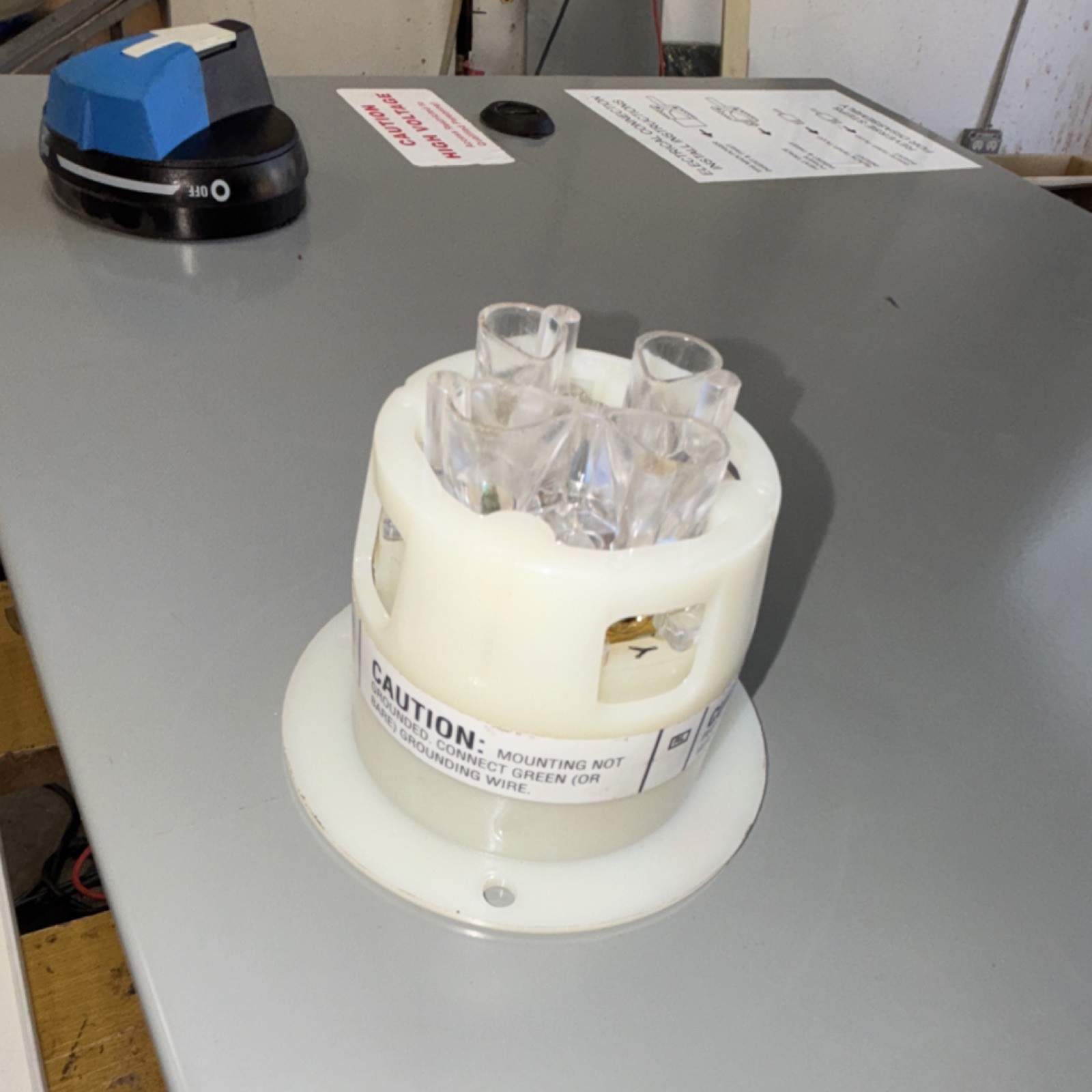 Hubbell HBL2715 30A 125/250V L Plug Flanged Industrial Receptacle White