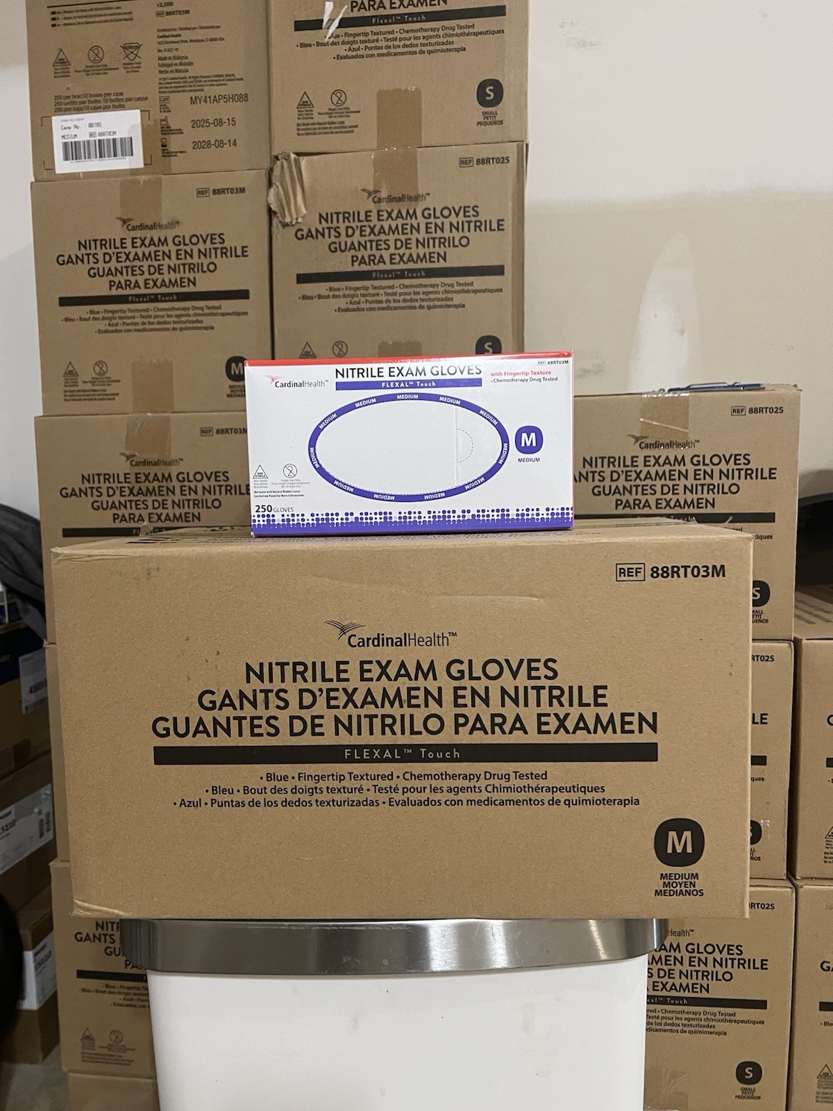 Cardinal Health nitrile exam gloves size Medium 2500 per case