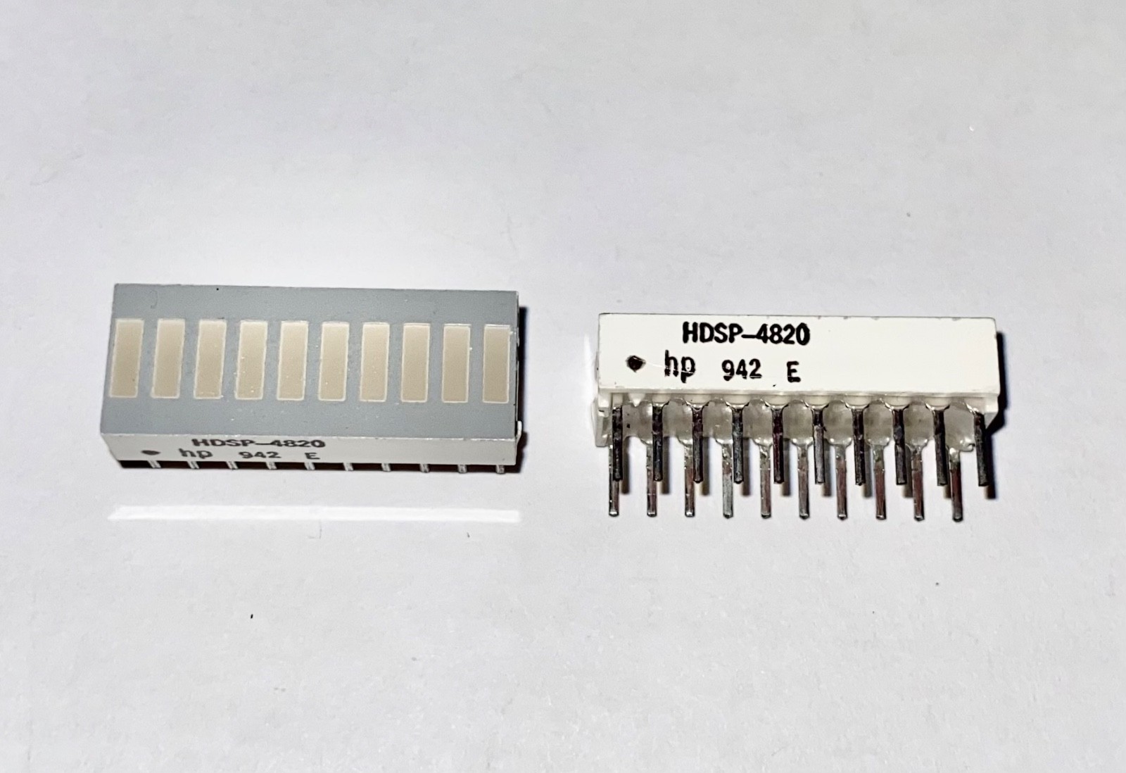 (2) HP ADSP-4820 10-Element Red LED Bar-Graph Arrays