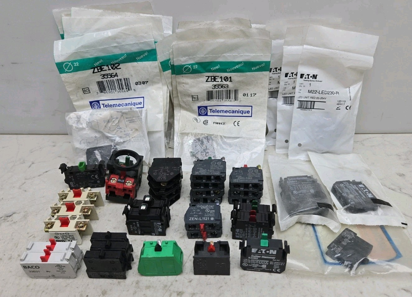 Mixed Lot of 40 Contact Blocks Schneider Eaton Telemecanique Abb Cutler Hammer