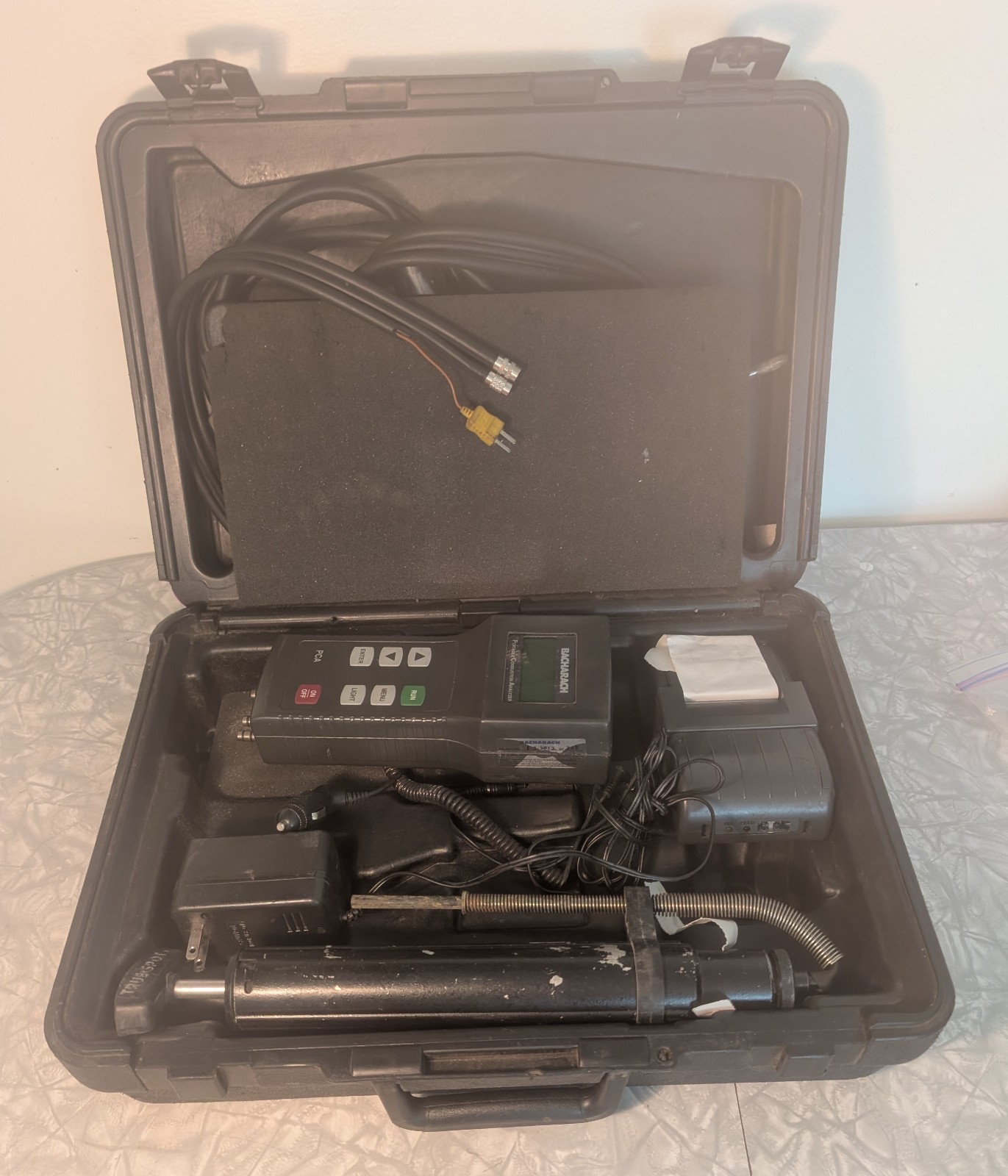 Bacharach Combustion Analyzer with Case and Accessories – for parts or repair