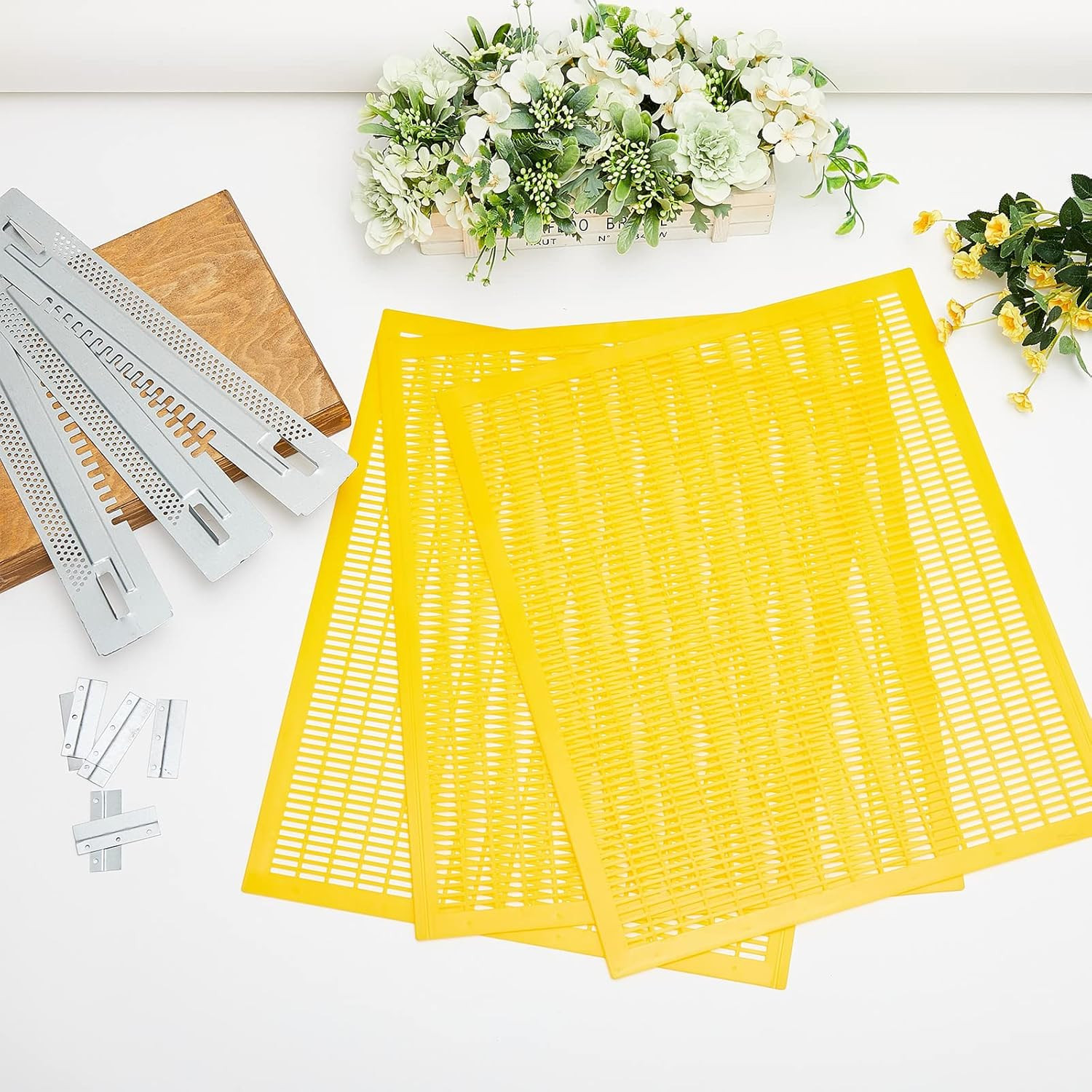 6-Piece Plastic Queen Excluder Set for 10 Frame Beehives – Yellow