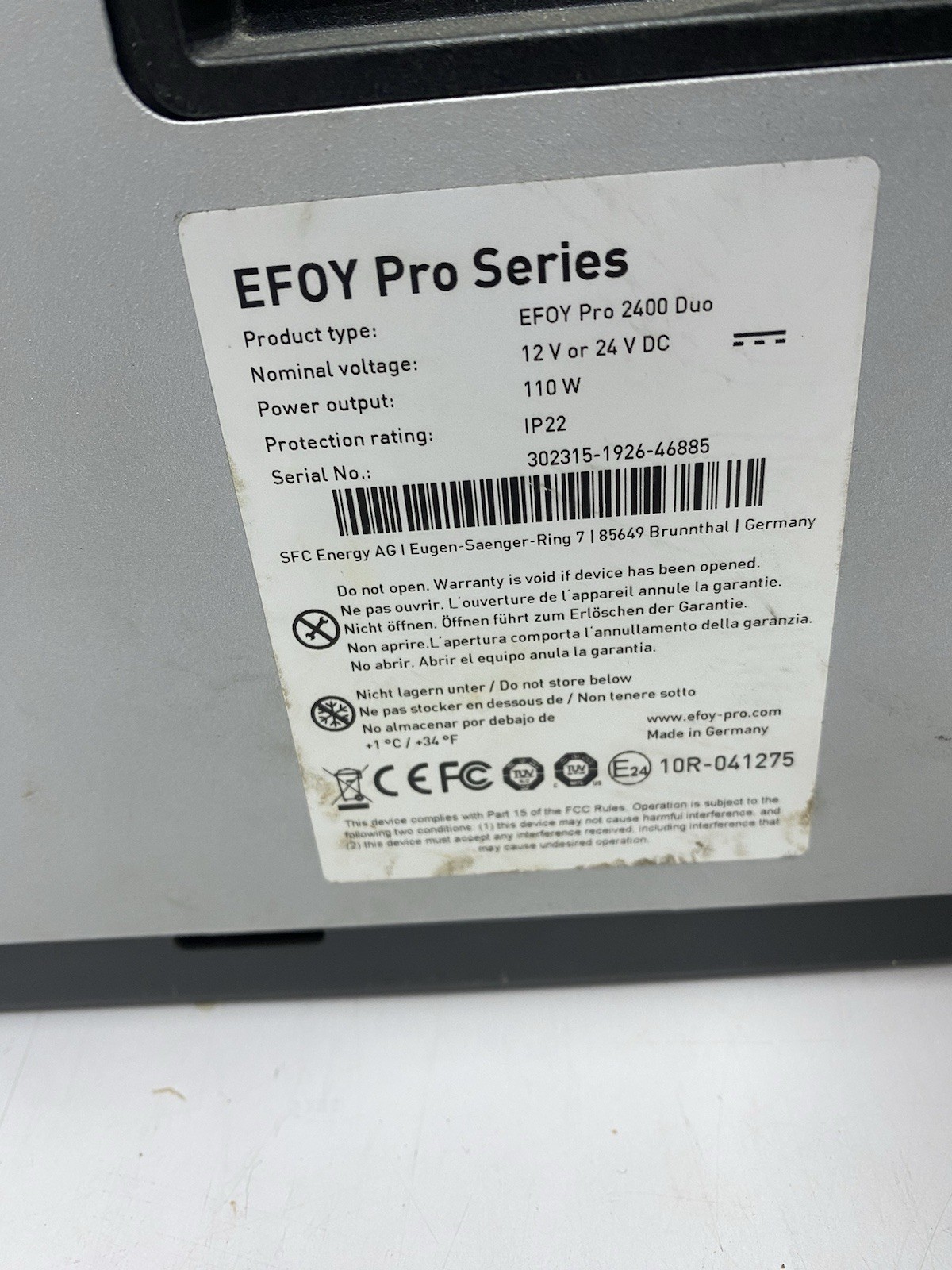 EFOY PRO Series Pro 2400 Duo 12V/24V , 110W (5591 Hr) Output (0.8A)