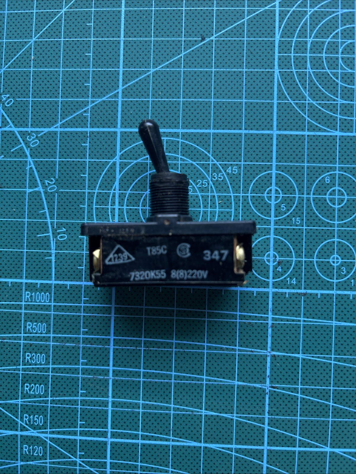 7320K55 CUTLER-HAMMER / EATON SWITCH TOGGLE FULL SIZE