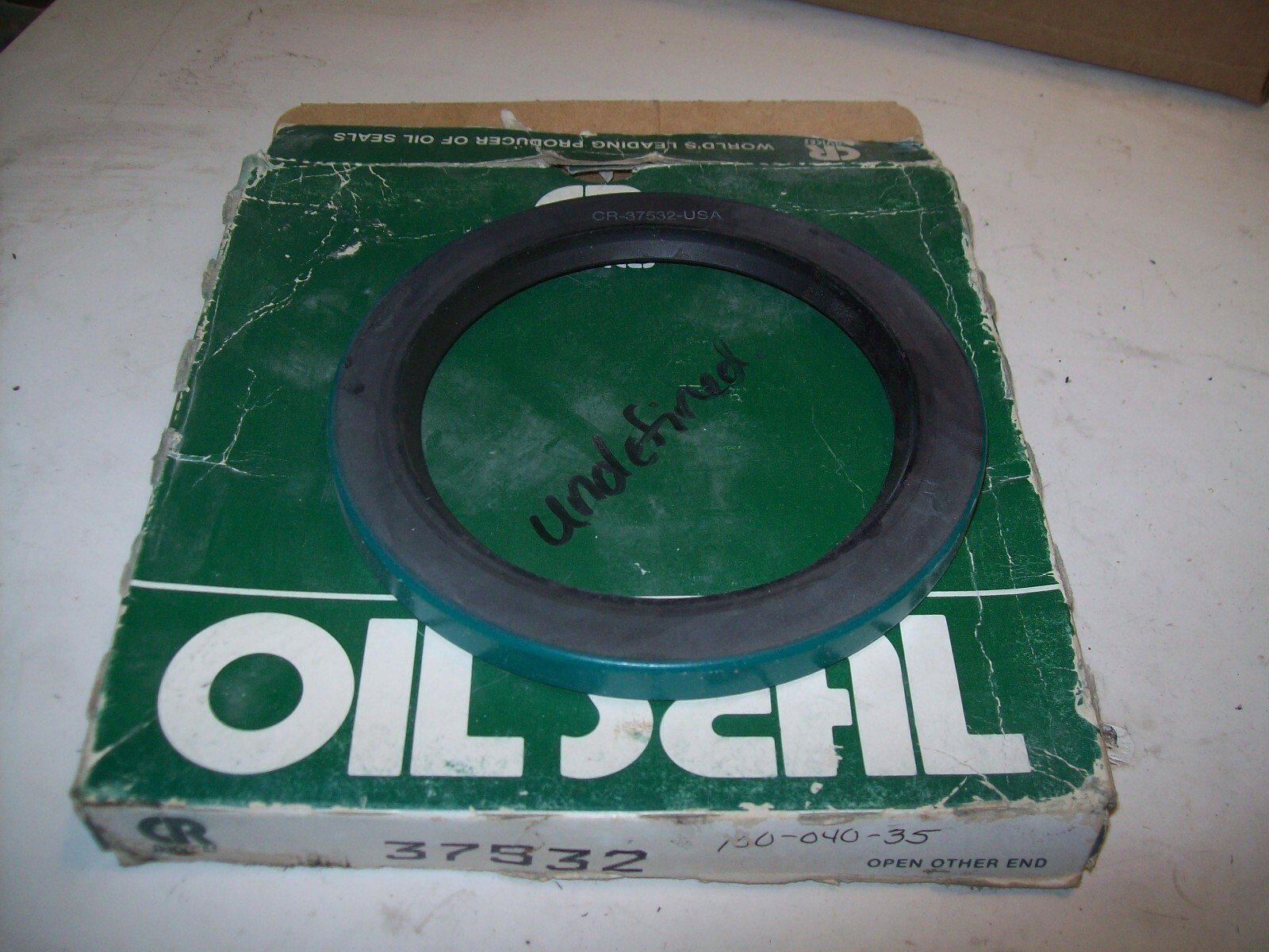 NIB SKF CHICAGO RAWHIDE 37532 NITRILE OIL SEAL 3.750 X 4.999 X .438 P5482