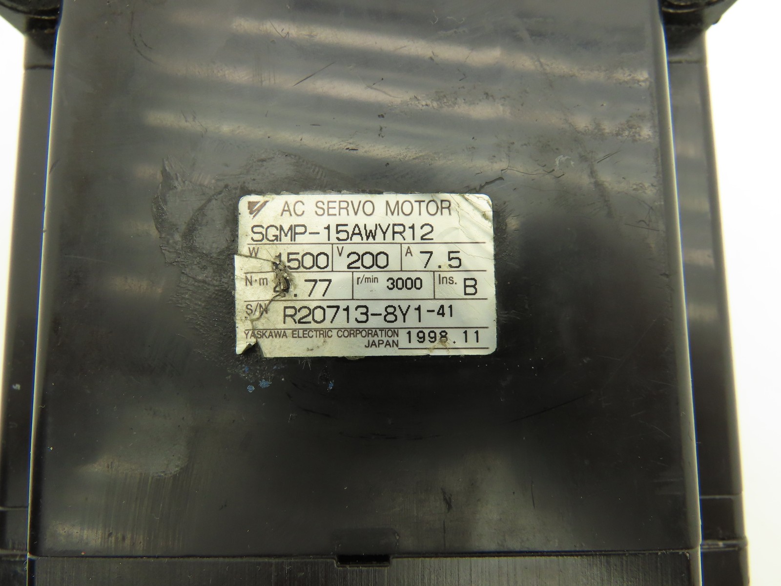 Yaskawa SGMP-15AWYR12 AC Servo Motor 1500W 4.77Nm 3000 RPM Encoder **READ**