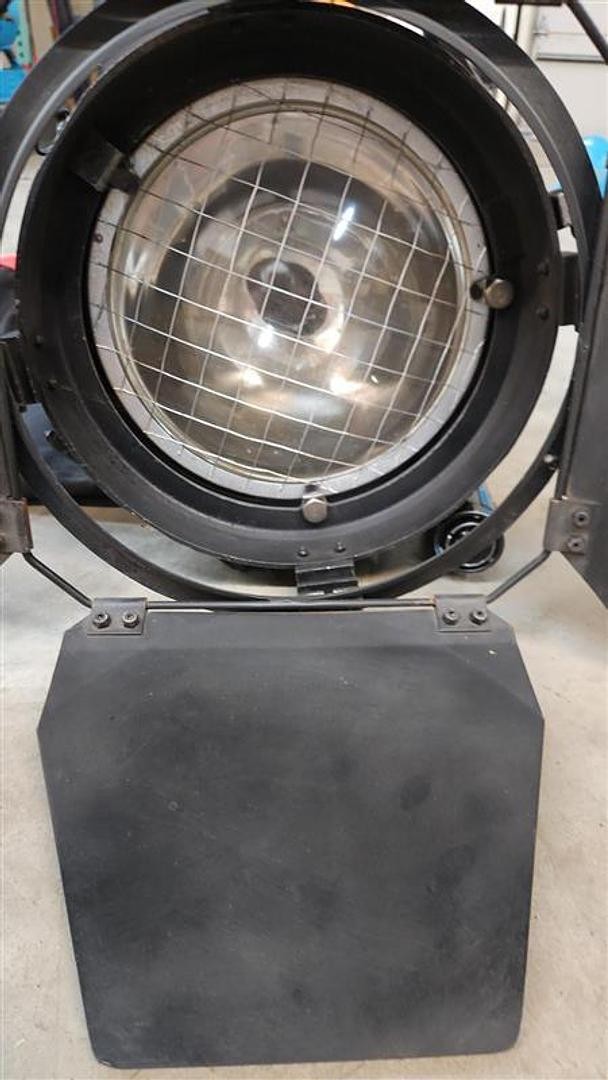 LTM Cinepar 2500W, Mounted Fresnal Light