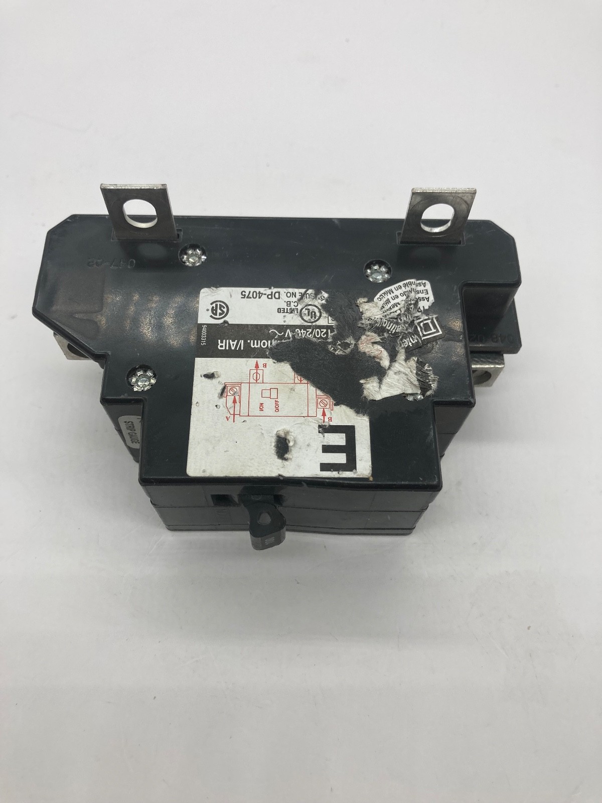 Square D QOM100VH8106 22kA 2Pole 100A 120/240V QOM1 Bolt On Main Circuit Breaker
