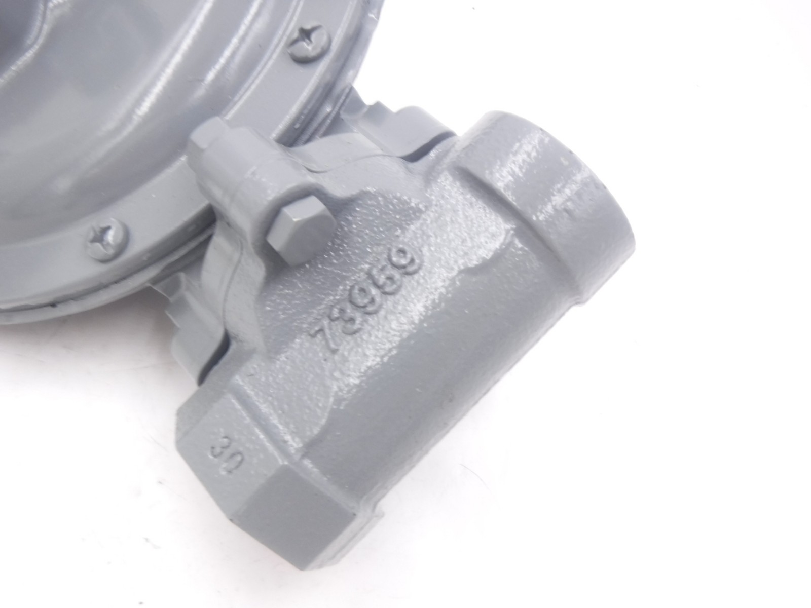 Honeywell 1-1/4″FNPT 9/16″Orifice 6″-15″W.C. Meter Gas Pressure Regulator 1813C