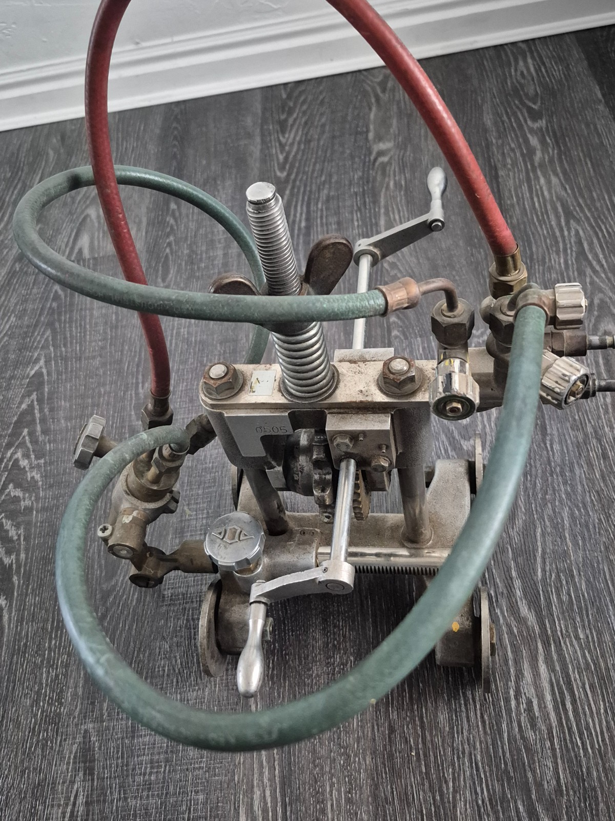MANUAL PIPE CUTTING BEVELING MACHINE TRACK TORCH