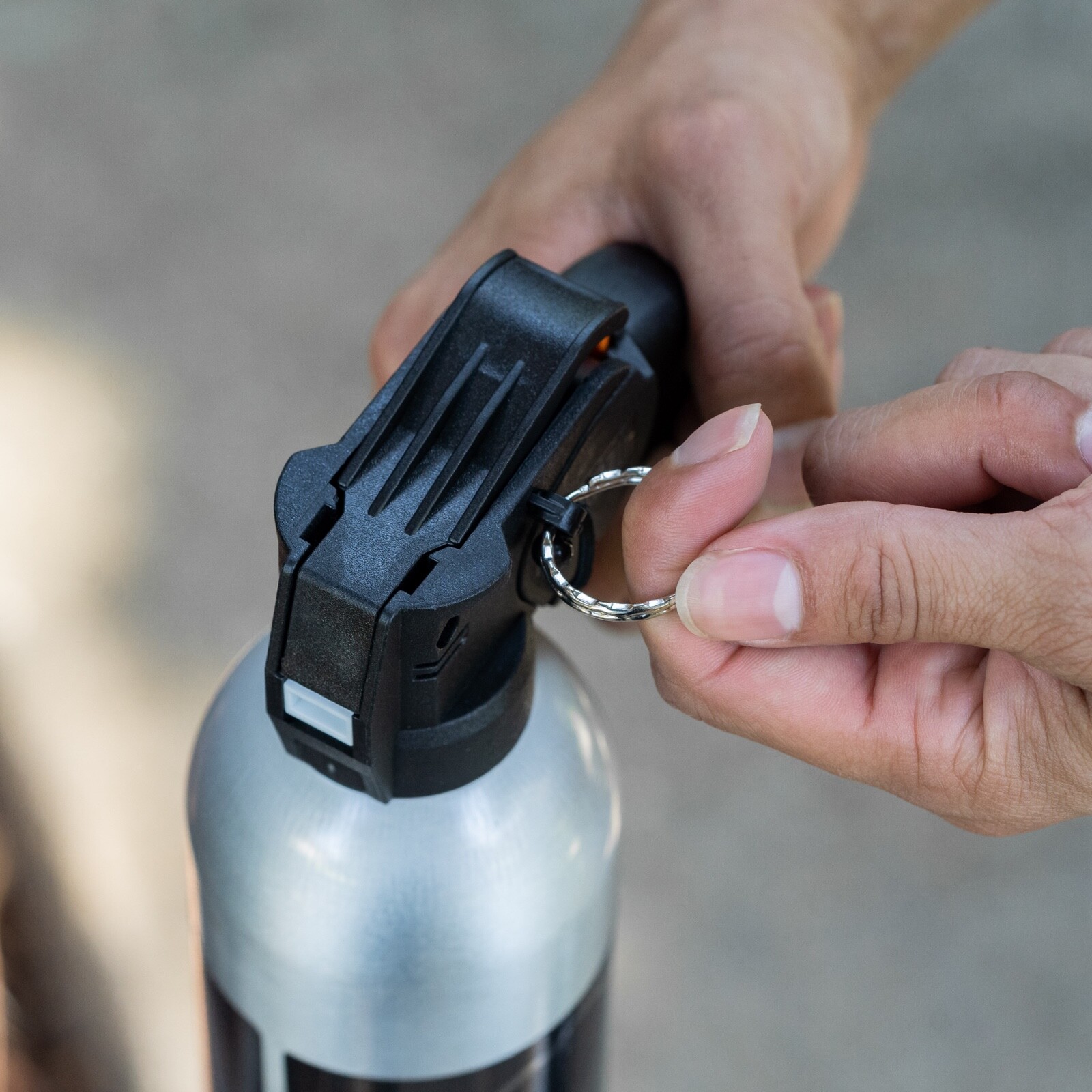 POLICE MAGNUM pepper spray 24 ounce Riot Pistol Grip Fog Home Office Security