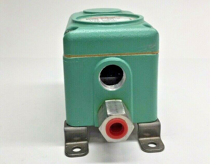 Solon 5PSW2B2 Pressure Switch 0-3000psi 7000psi max 15A 125/250/480VAC Nema 4