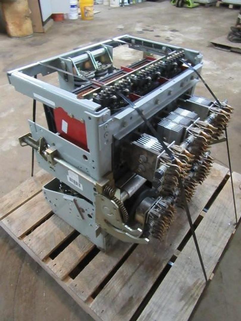GE AKR 4000 AMP BREAKER AKR-8D-100 MICRO VERSA TRIP A440LSGMR 4000A GROUND LSG
