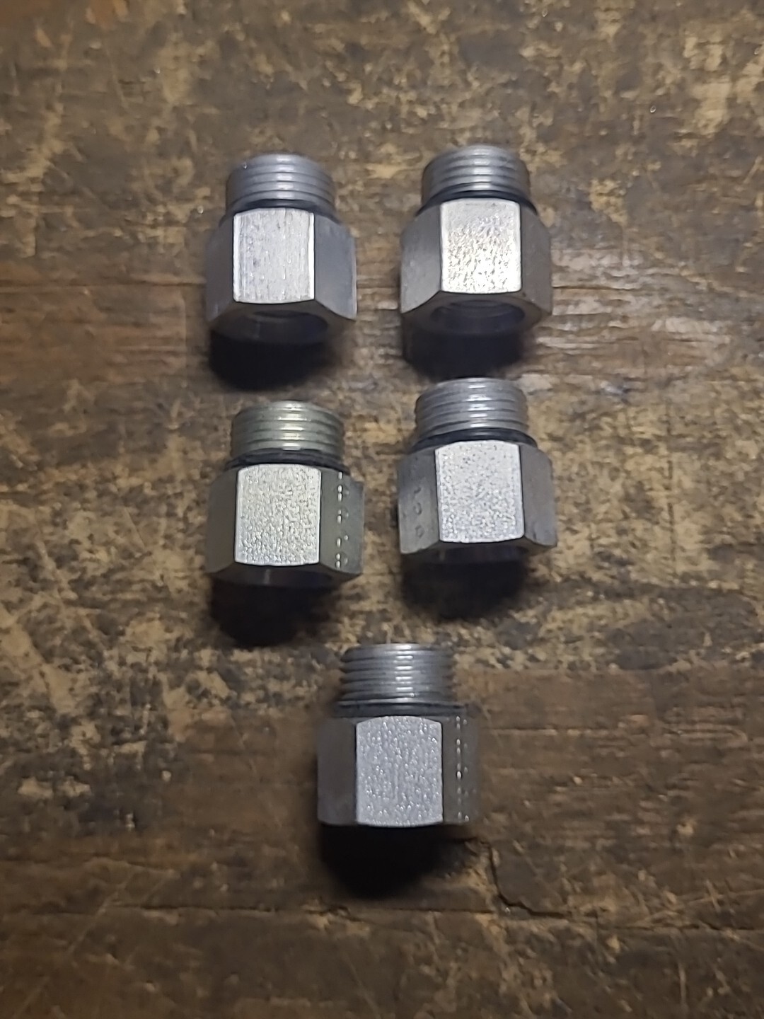 (5) PARKER ORB REDUCERS.. 8-6.. F50G5-STEEL..MALE-3/4-16….FEMALE-9/16-18…NOS