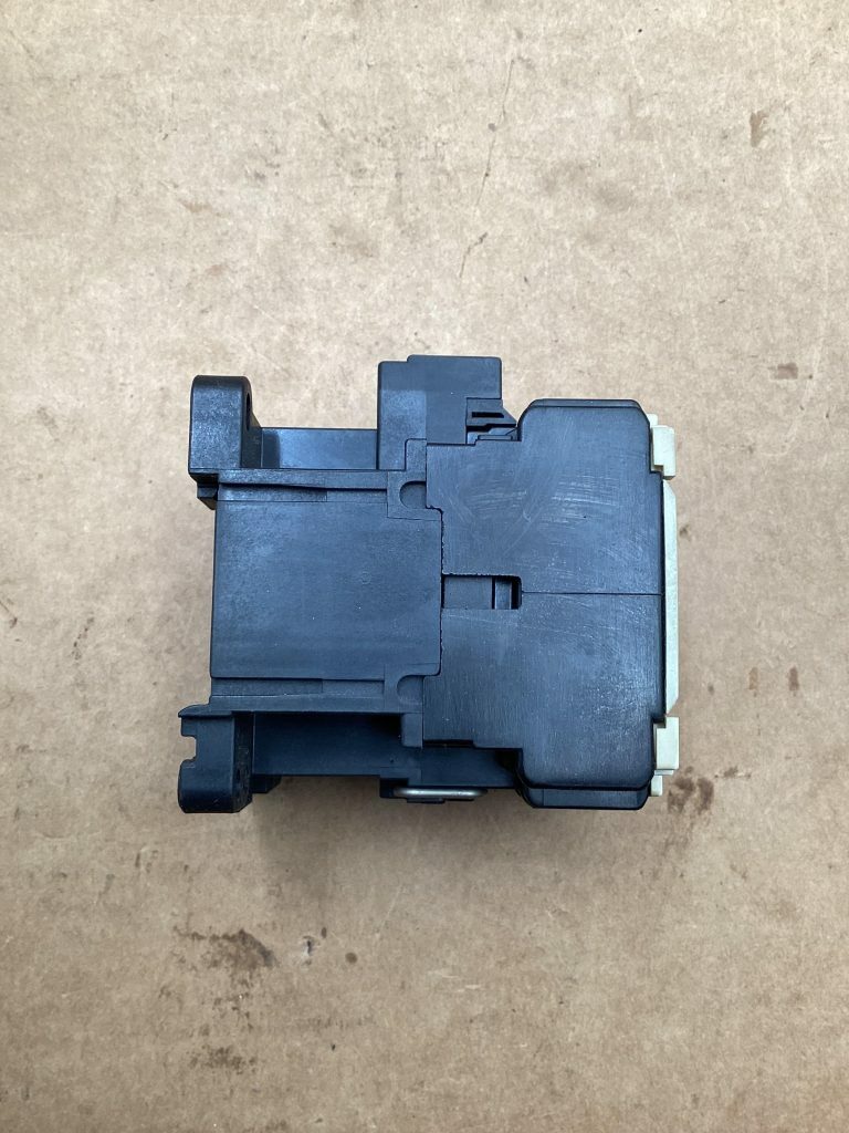 Fuji Electric SC-5-1 Magnetic Contactor; 4NC0H0; 20A 600V