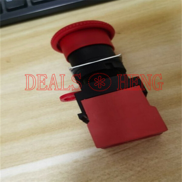ONE NEW Omron A22E-M-02 A22EM02 Pushbutton Switch Red BUTTON
