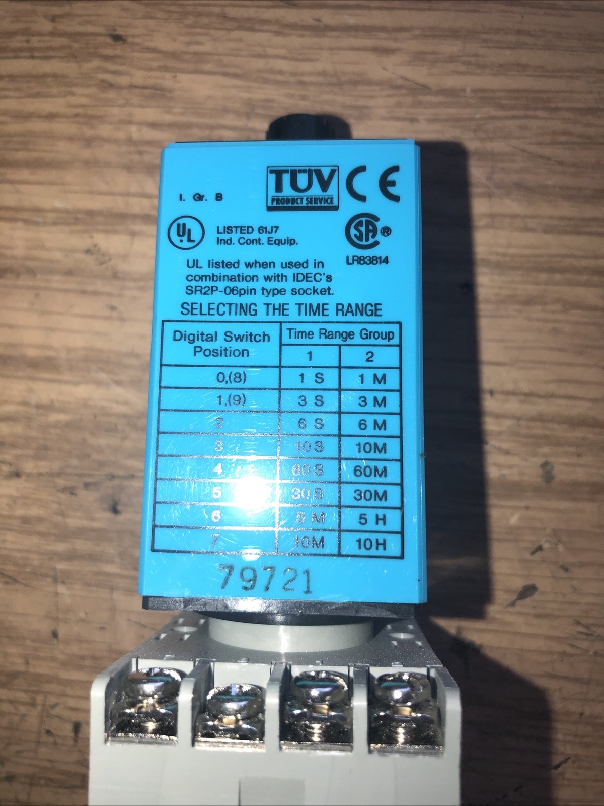 Idec Corporation RTE-P11 Electronic Timer with SR2P-06 Socket
