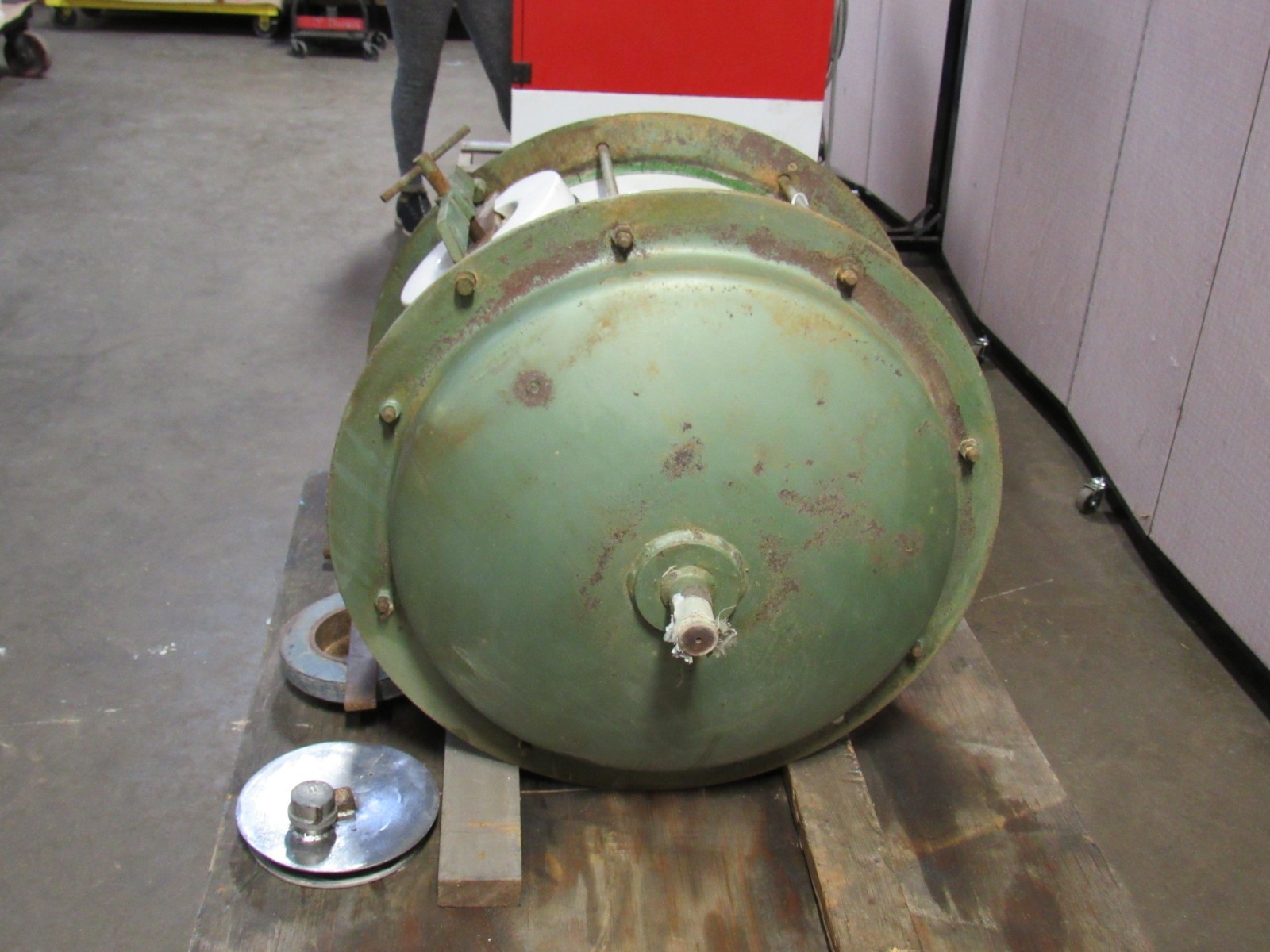 NO NAME BALL MILL BARREL DRUM ONLY W/ LIDS 30″ BODY 20-1/2″ INSIDE