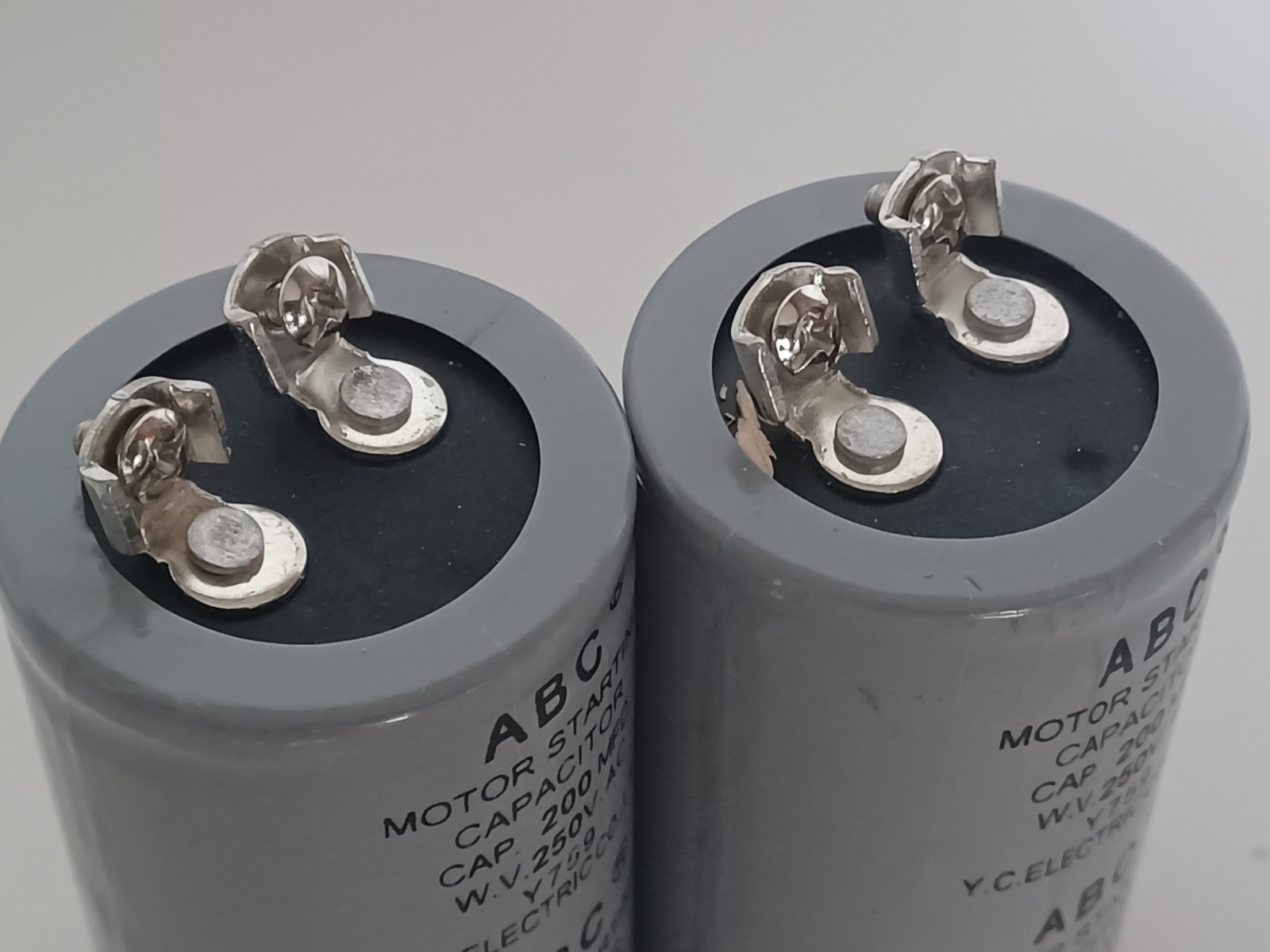 2Pk- 200MFD 200UF 42*70mm ABC CD60 Motor Start Capacitor 125VAC HVAC 125V