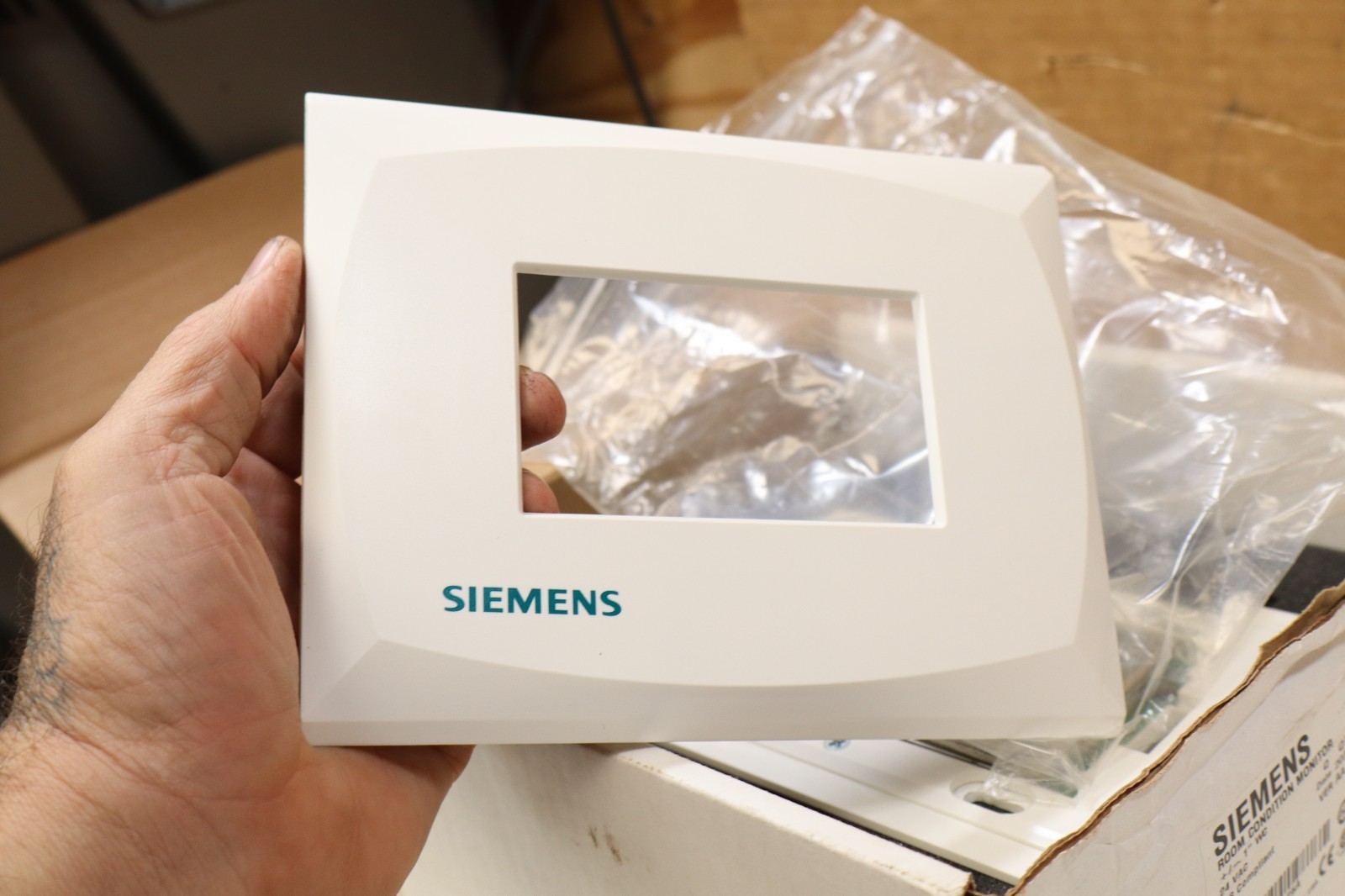 547-325A | RCM FM BAC +/-1.0″wc( 250Pa)0.5%FS | Siemens Room Condition Monitor