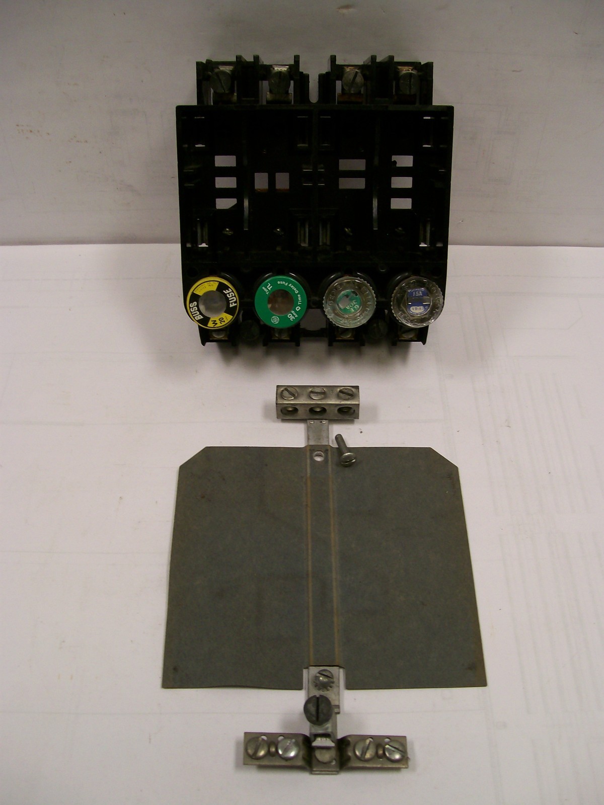 C-H Cutler-Hammer Dual 60Amp Fuse Panel Block Interior 4334H204 1PH NO PULLOUTS