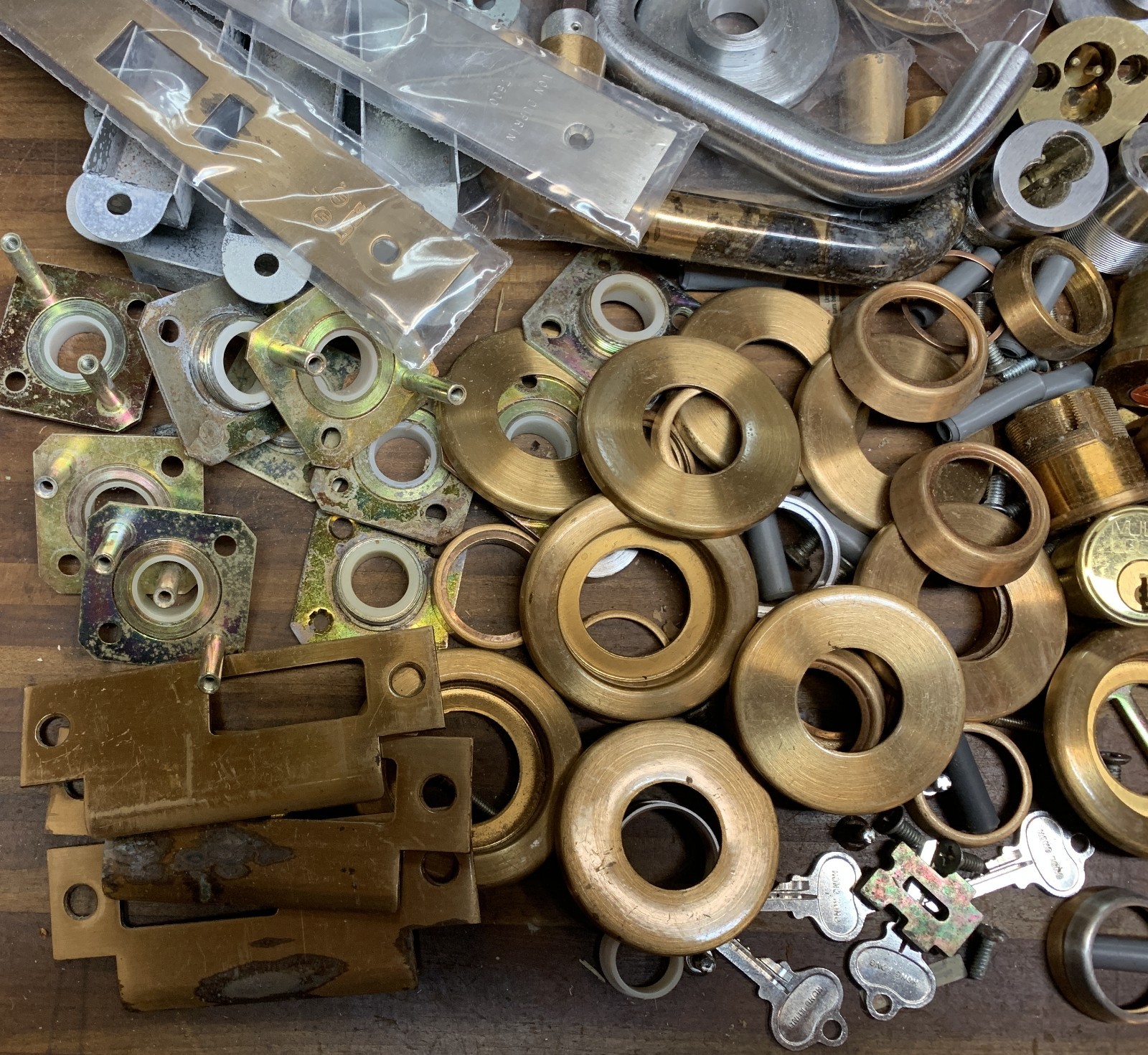 BEST 30H Grab Bag Commercial Door Lock Cylinders Trim Kits and More WYSIWYG