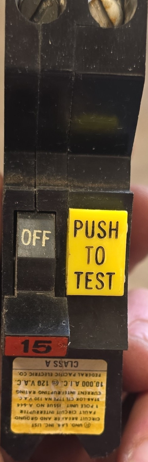 Federal Pacific Electric 15A 1-Pole 120V Class A Circuit Breaker Push to Test